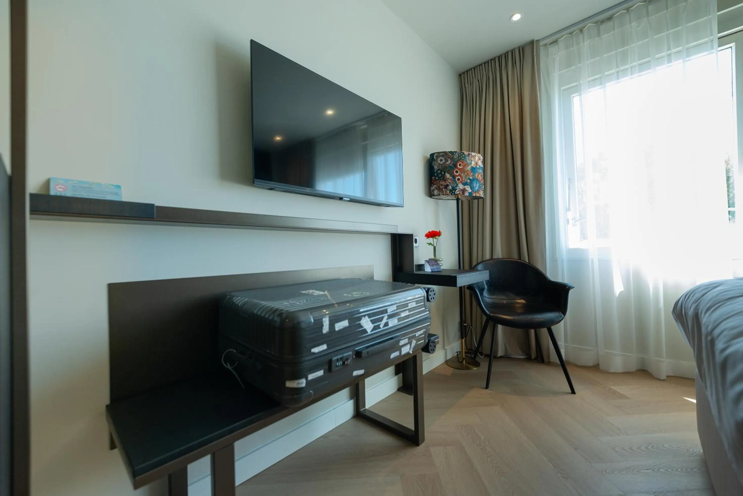 TV and multimedia in Boutique Hotel Herbergh Amsterdam Airport FREE PARKING