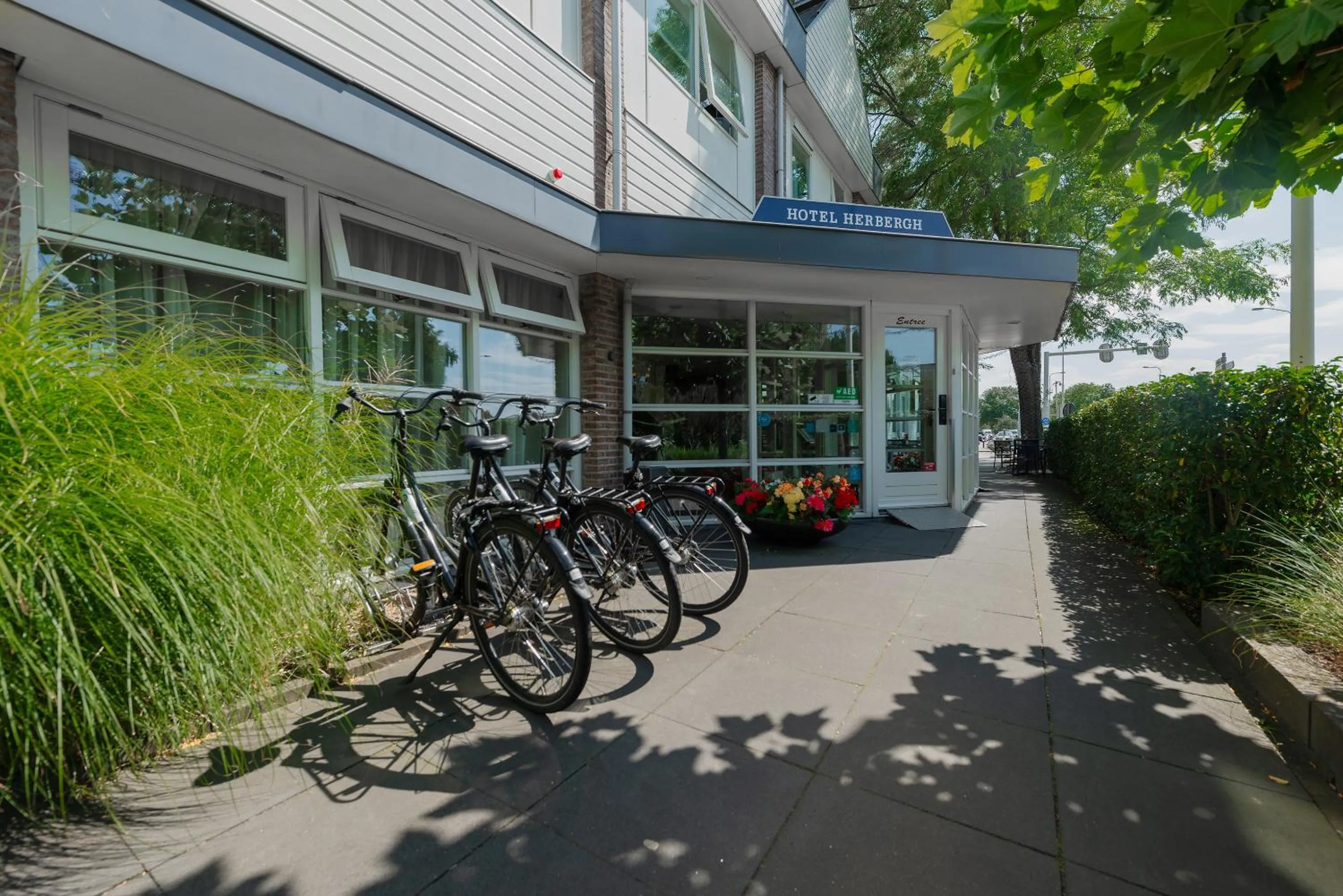 Cycling in Boutique Hotel Herbergh Amsterdam Airport FREE PARKING