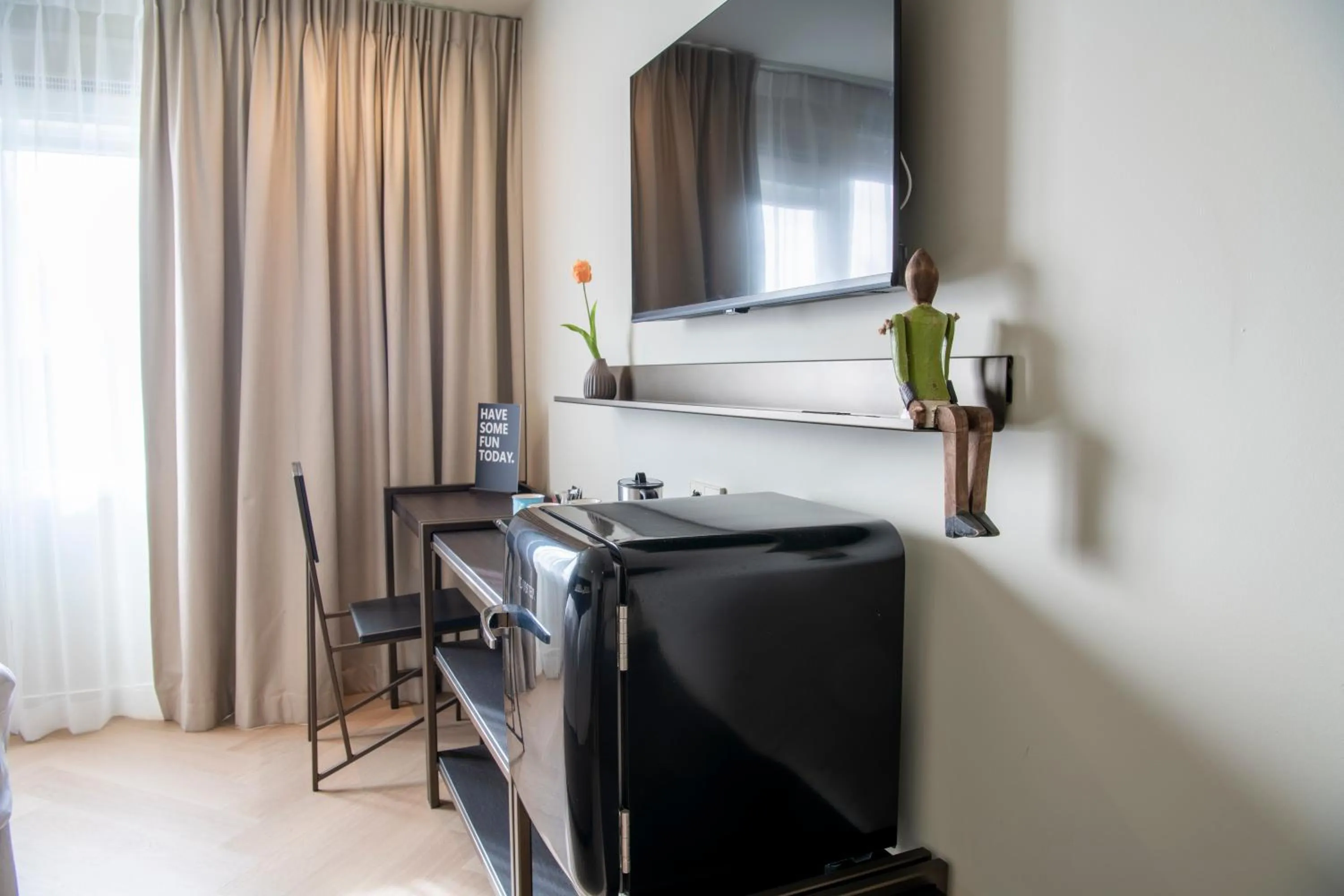 TV and multimedia in Boutique Hotel Herbergh Amsterdam Airport FREE PARKING