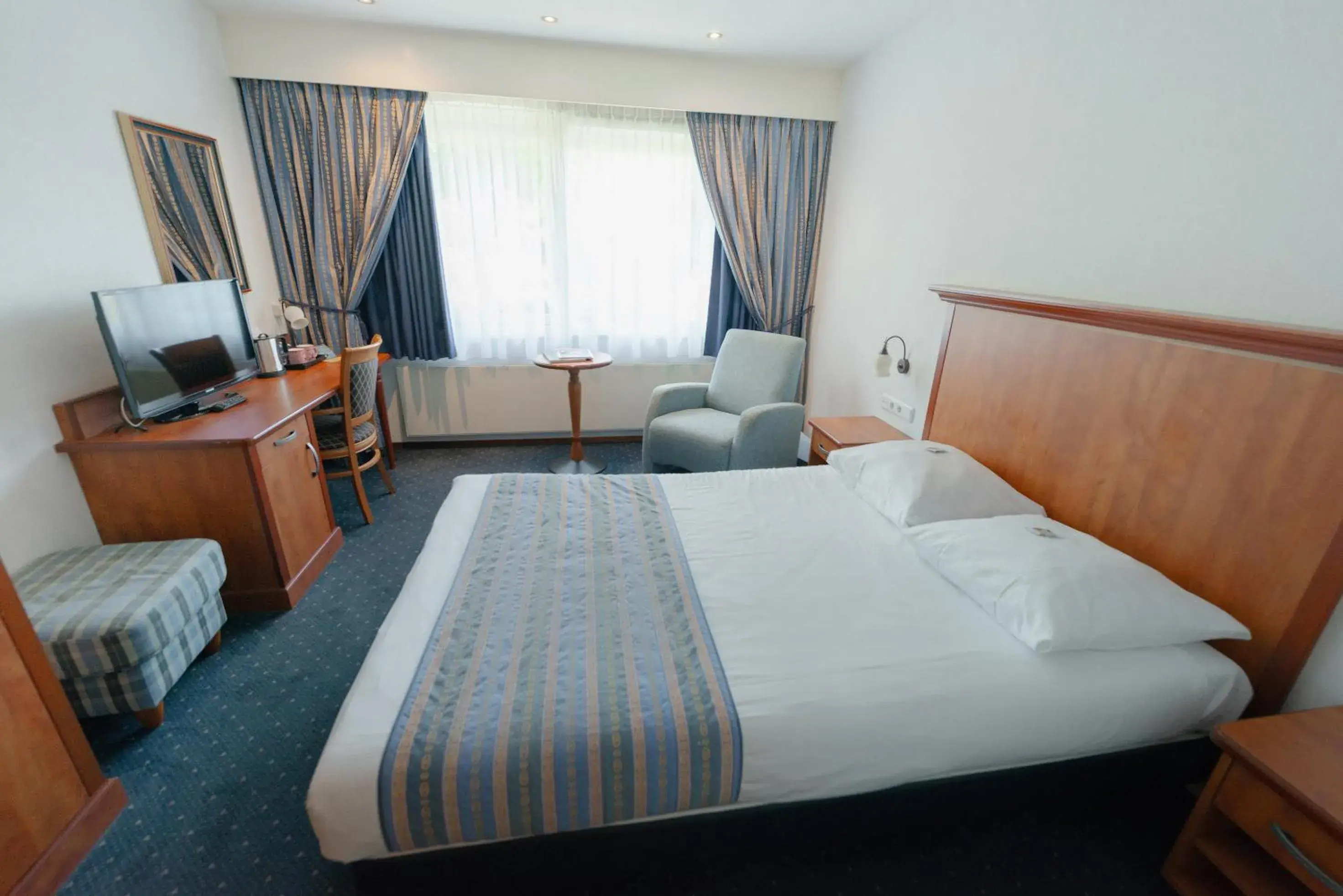 Comfort Queen Room in Boutique Hotel Herbergh Amsterdam Airport FREE PARKING Comfort Queen Room in Boutique Hotel Herbergh Amsterdam Airport FREE PARKING