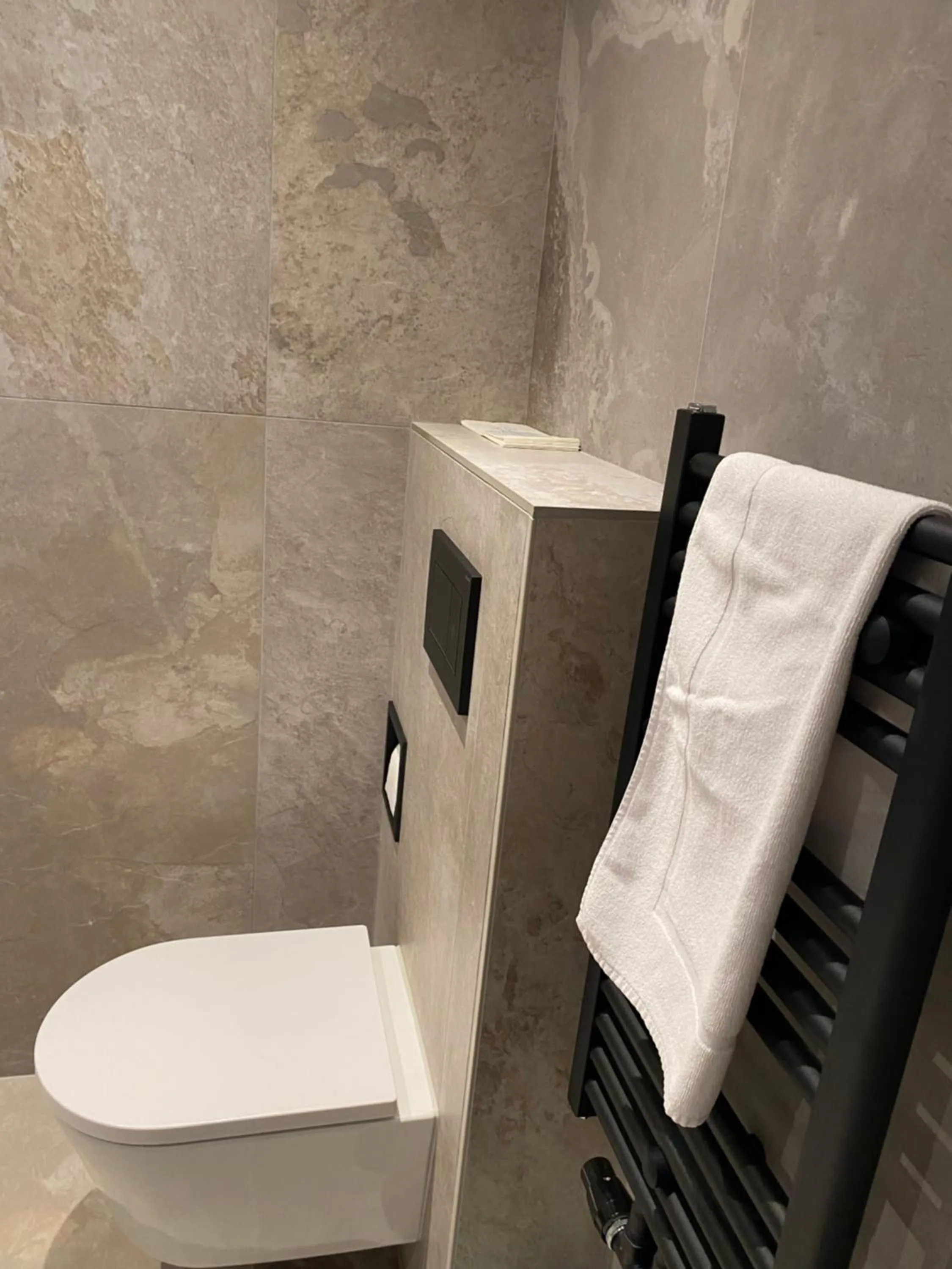 Toilet in Boutique Hotel Herbergh Amsterdam Airport FREE PARKING