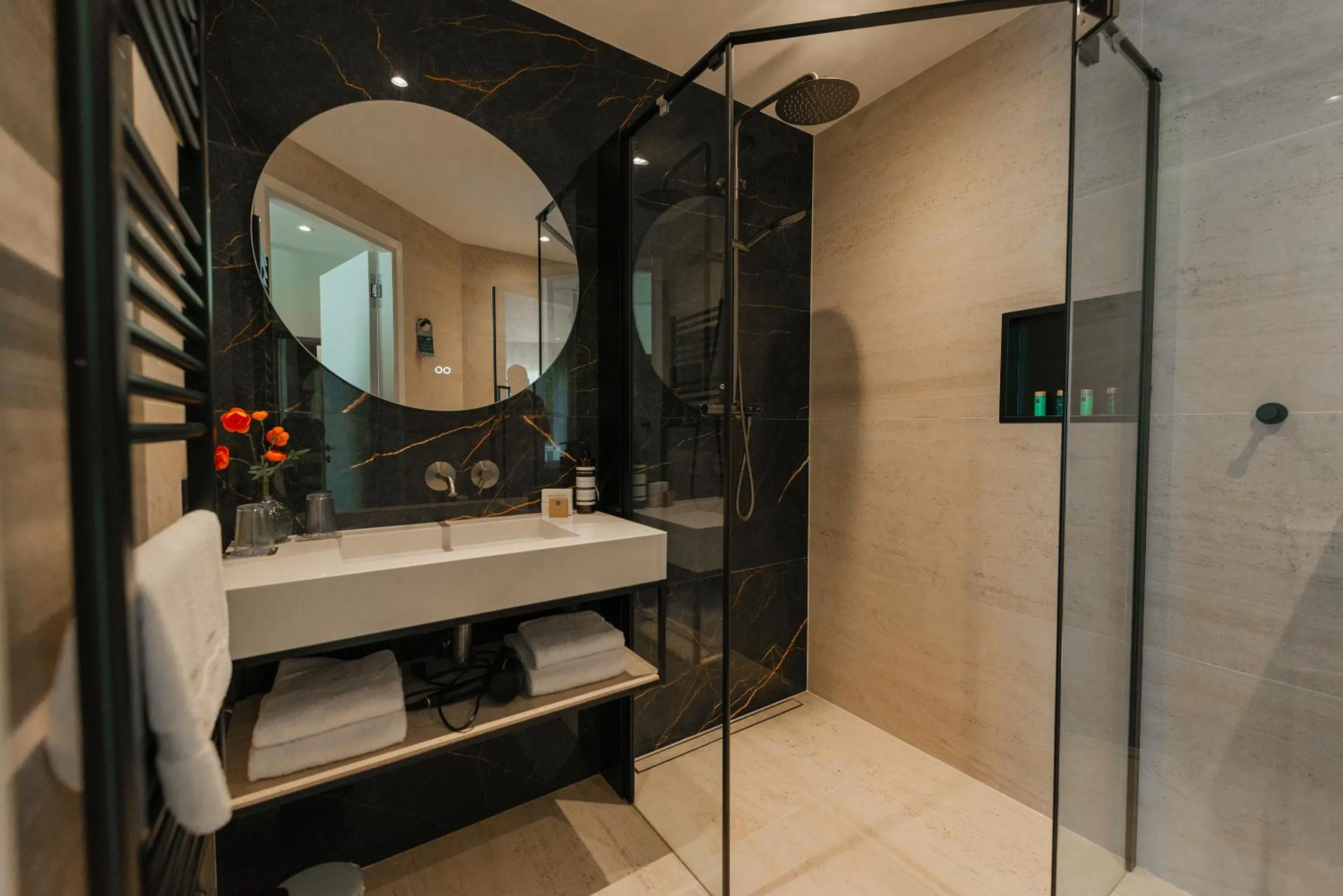 Shower in Boutique Hotel Herbergh Amsterdam Airport FREE PARKING