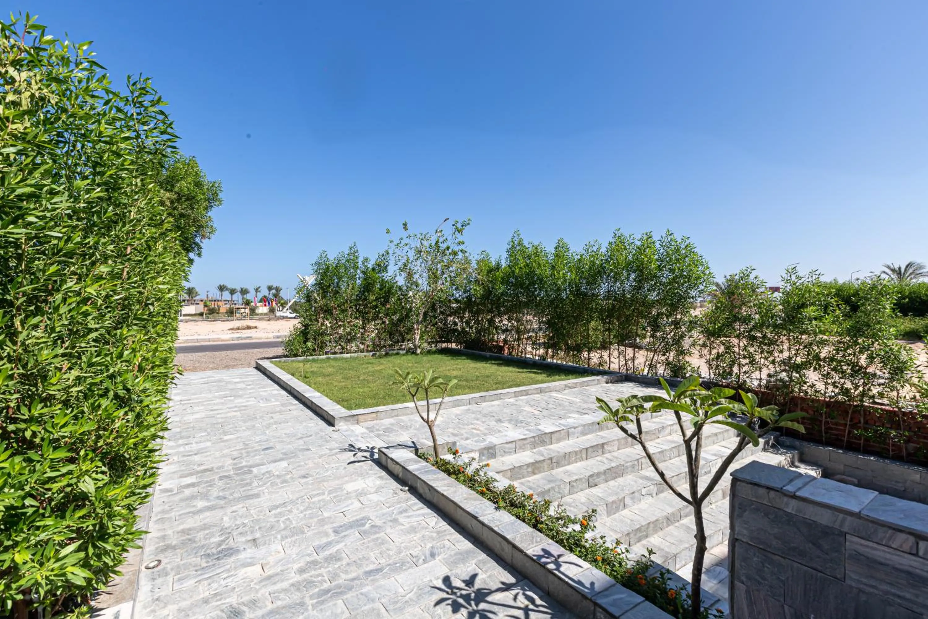 Garden in SOLA INN Hotel Hurghada