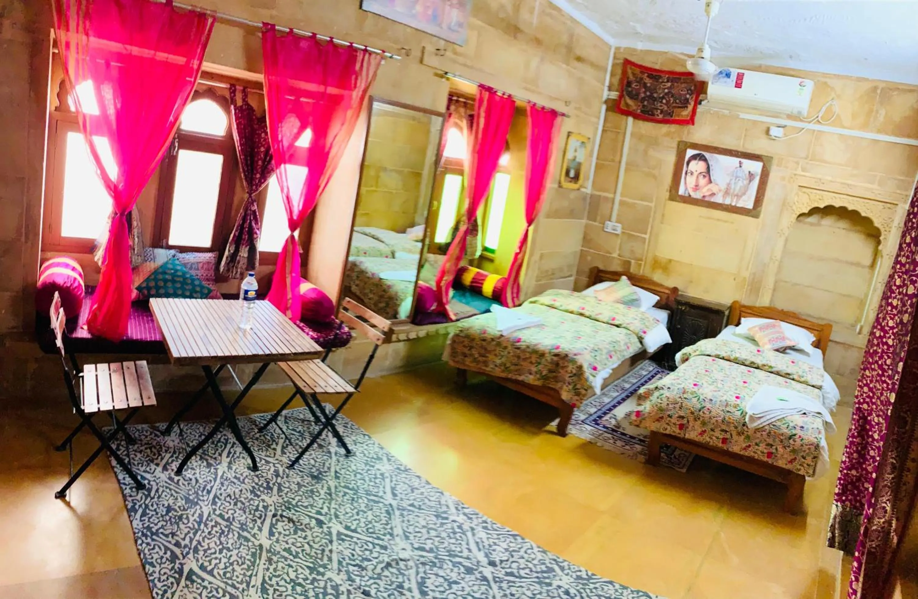 Bed in Hotel Oasis Haveli Jaisalmer
