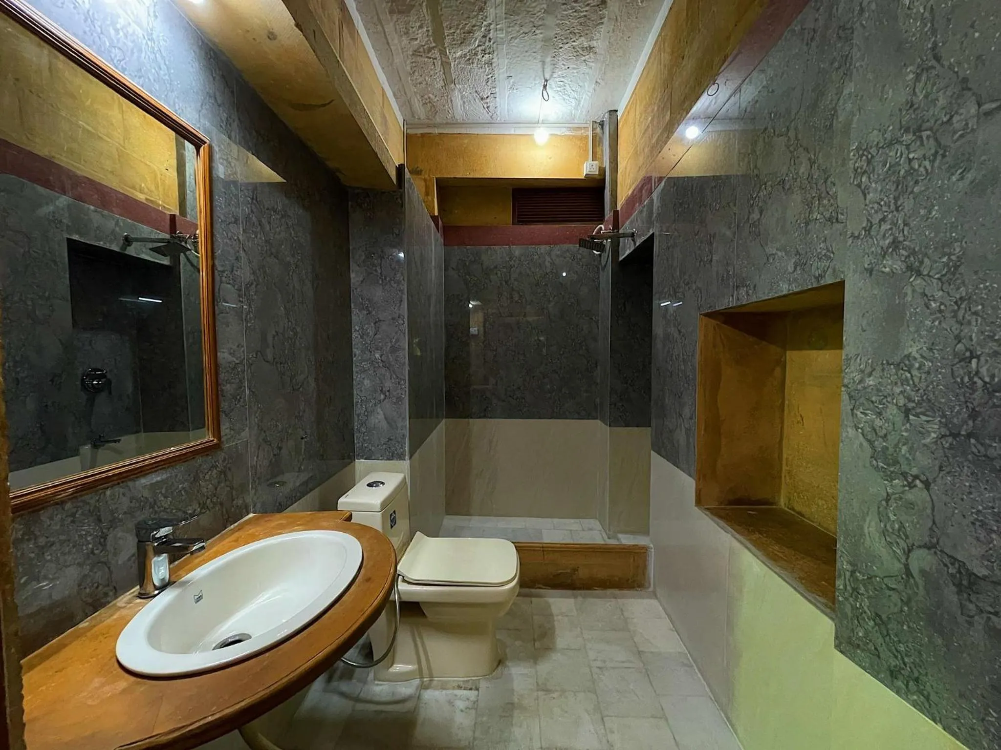 Shower in Hotel Oasis Haveli Jaisalmer