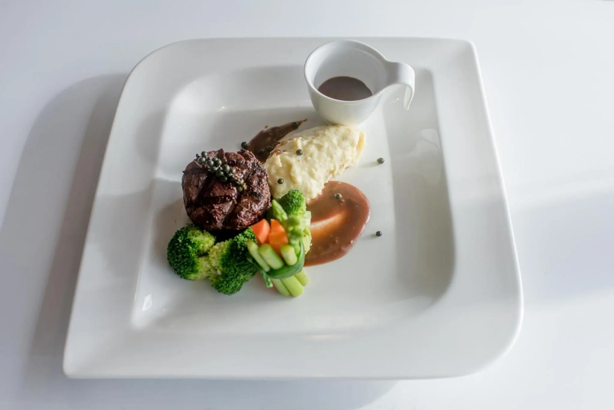 Restaurant/places to eat in Montgomerie Links Hotel & Villas