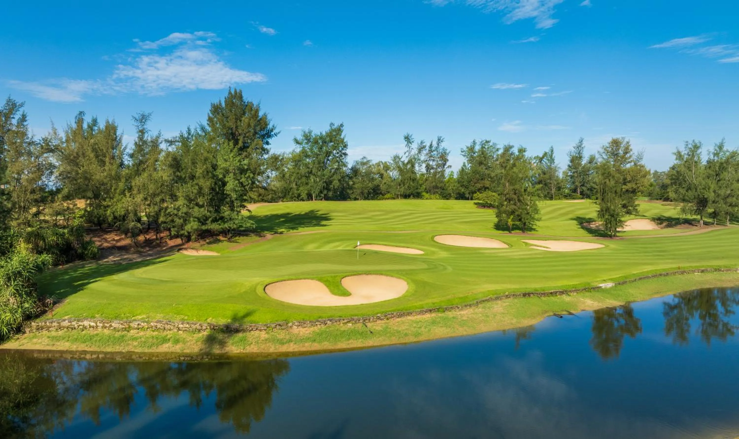 Golfcourse in Montgomerie Links Hotel & Villas