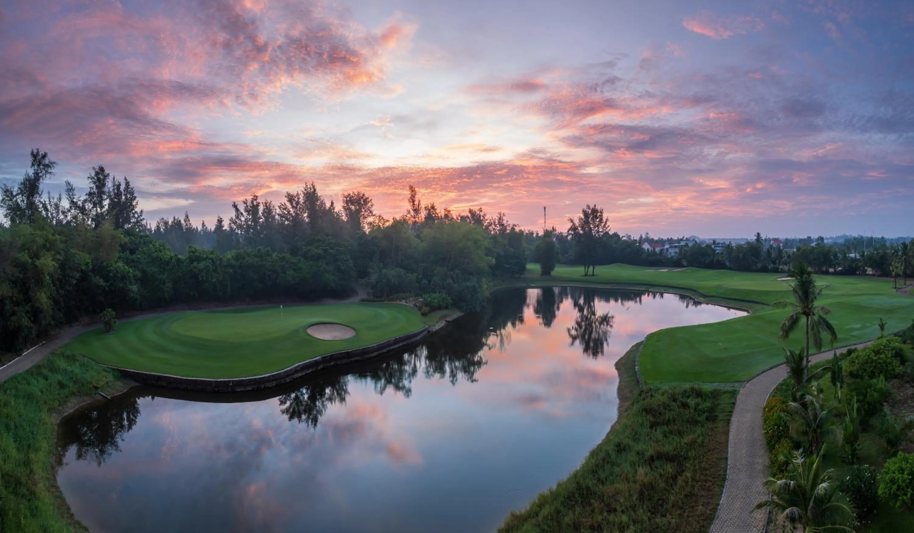 Golfcourse in Montgomerie Links Hotel & Villas