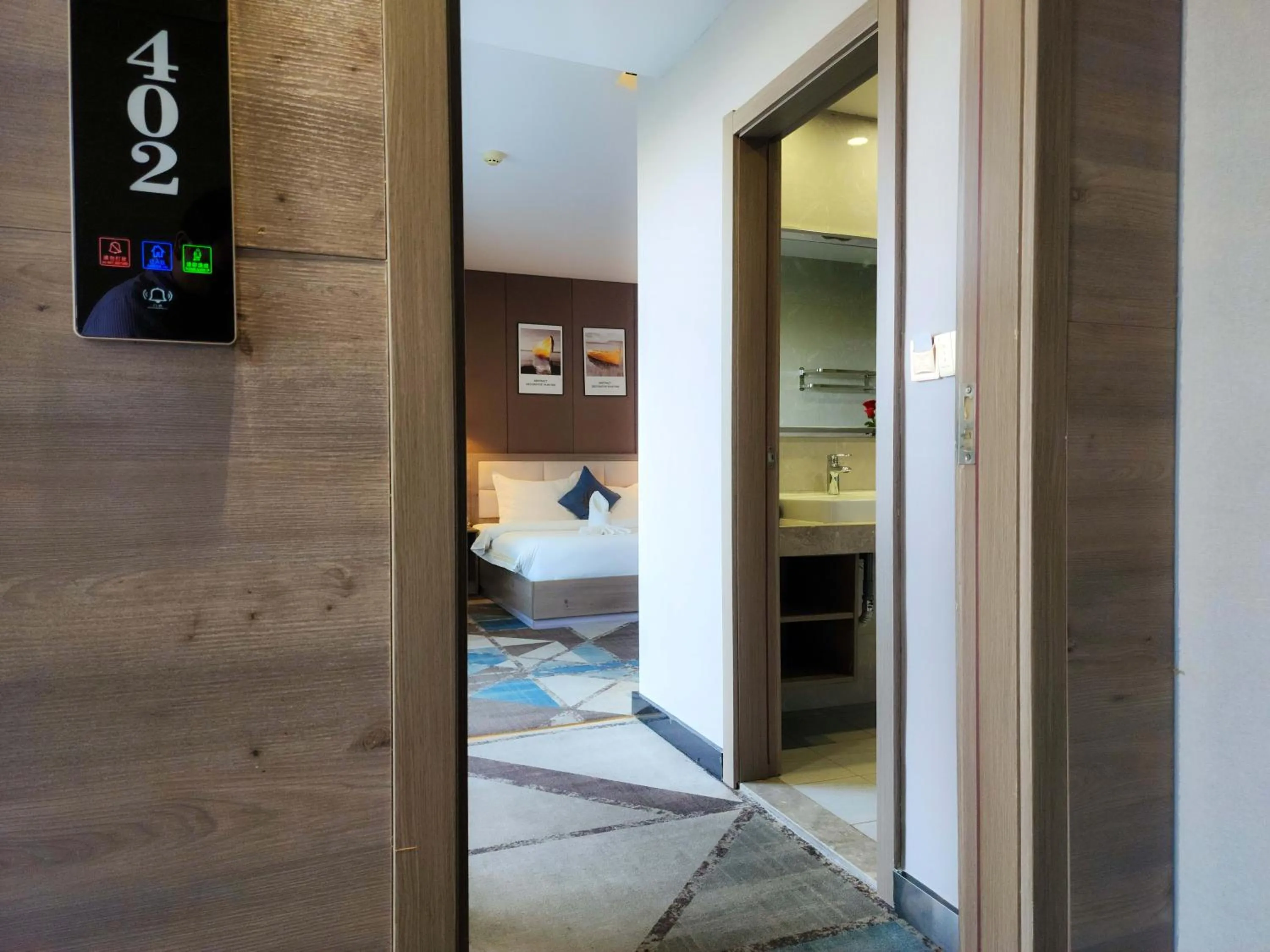 Bedroom in Sunshine Hotel