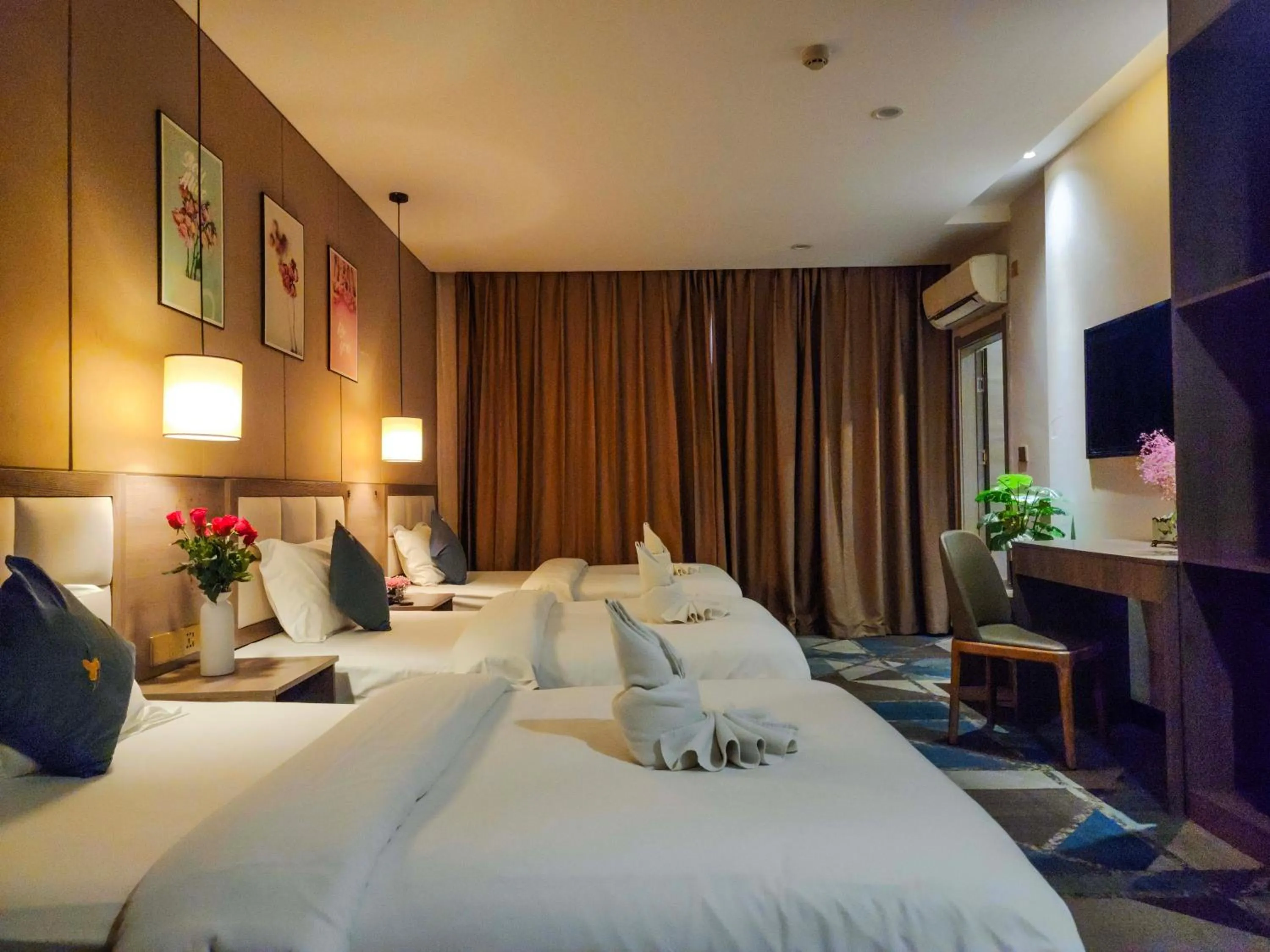 Bedroom in Sunshine Hotel