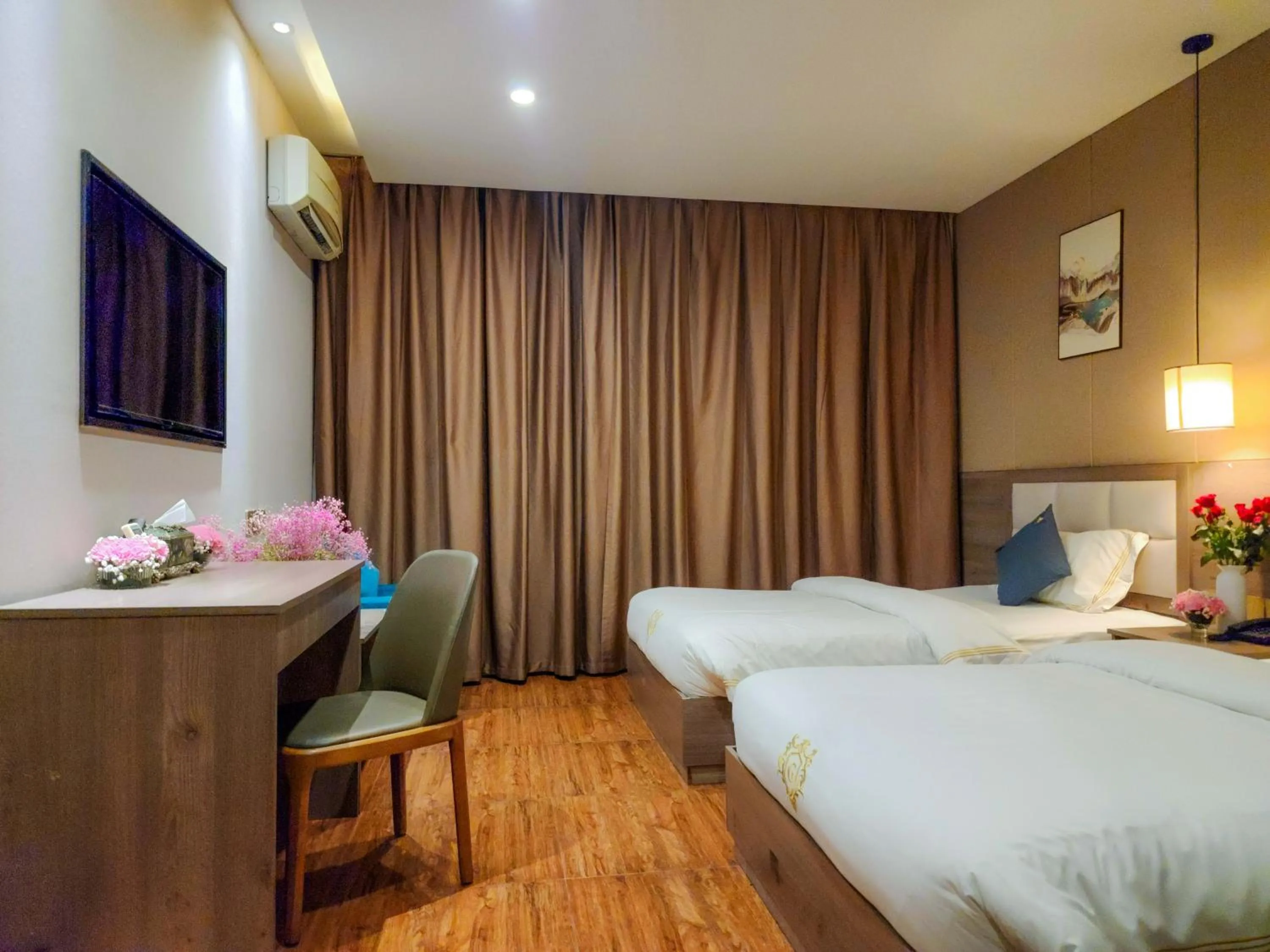 Bedroom in Sunshine Hotel