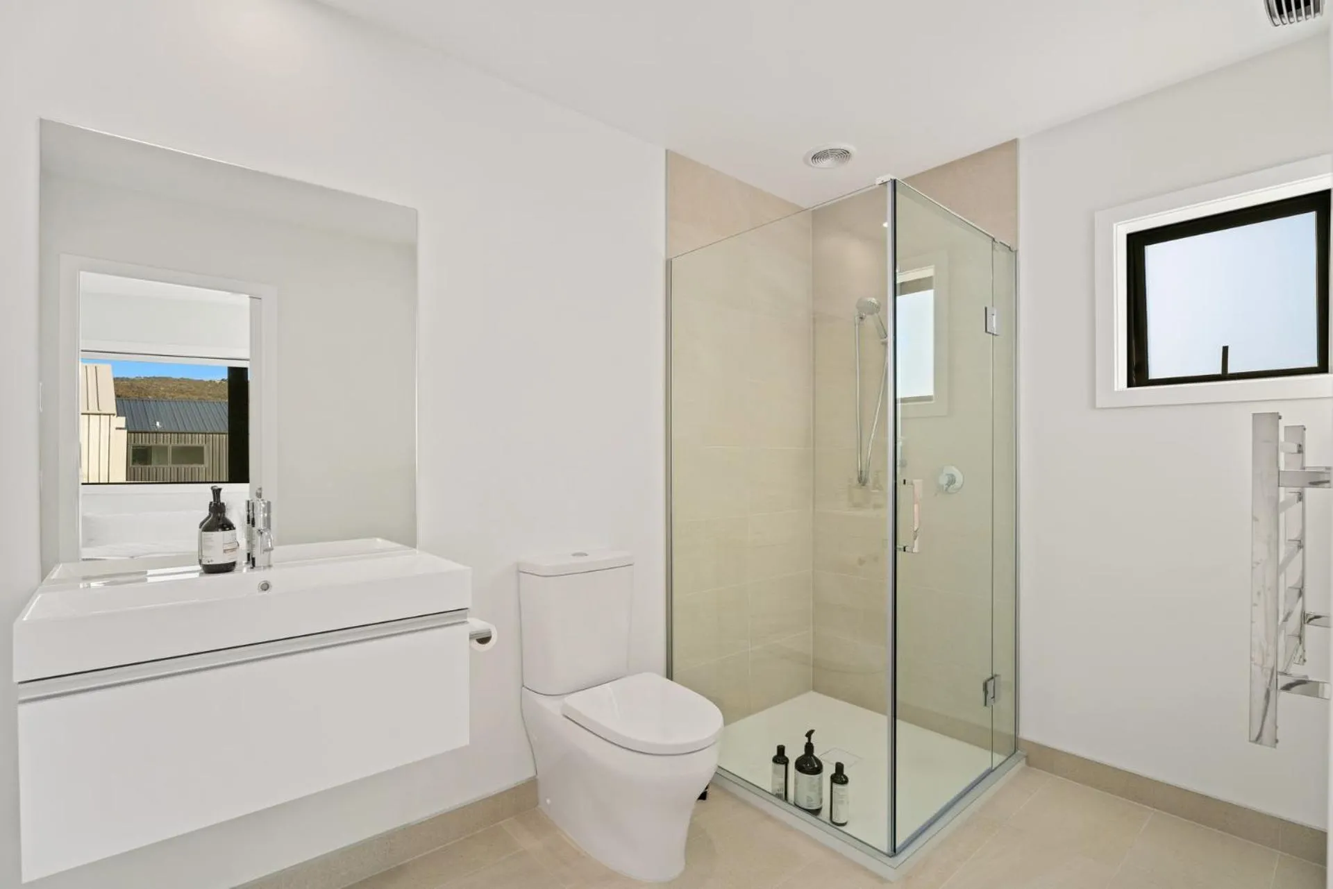 Property building in Wanaka Wonder - Wanaka Holiday Home