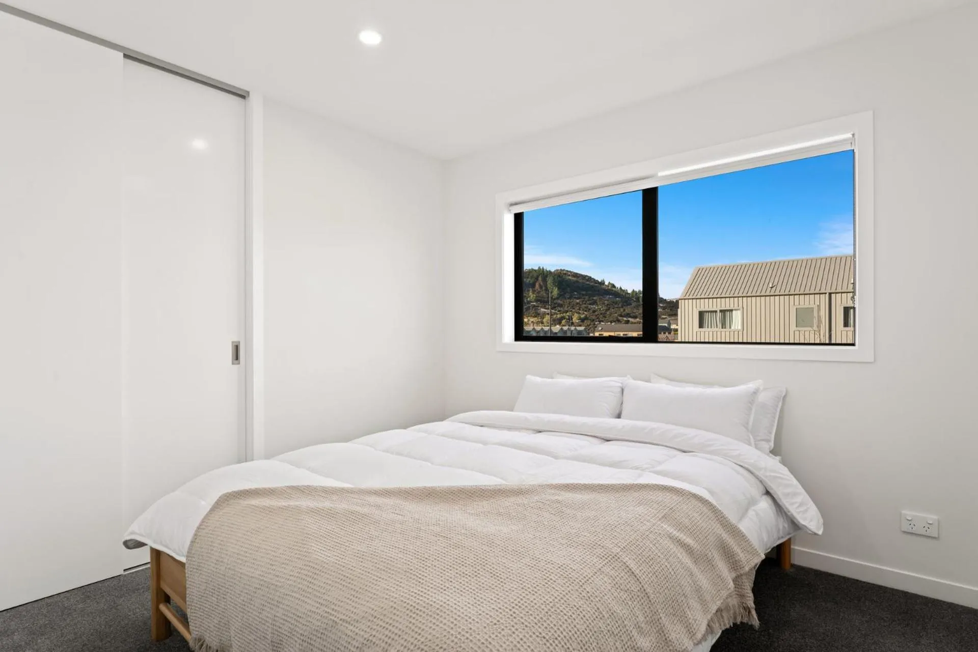 Property building, Bed in Wanaka Wonder - Wanaka Holiday Home