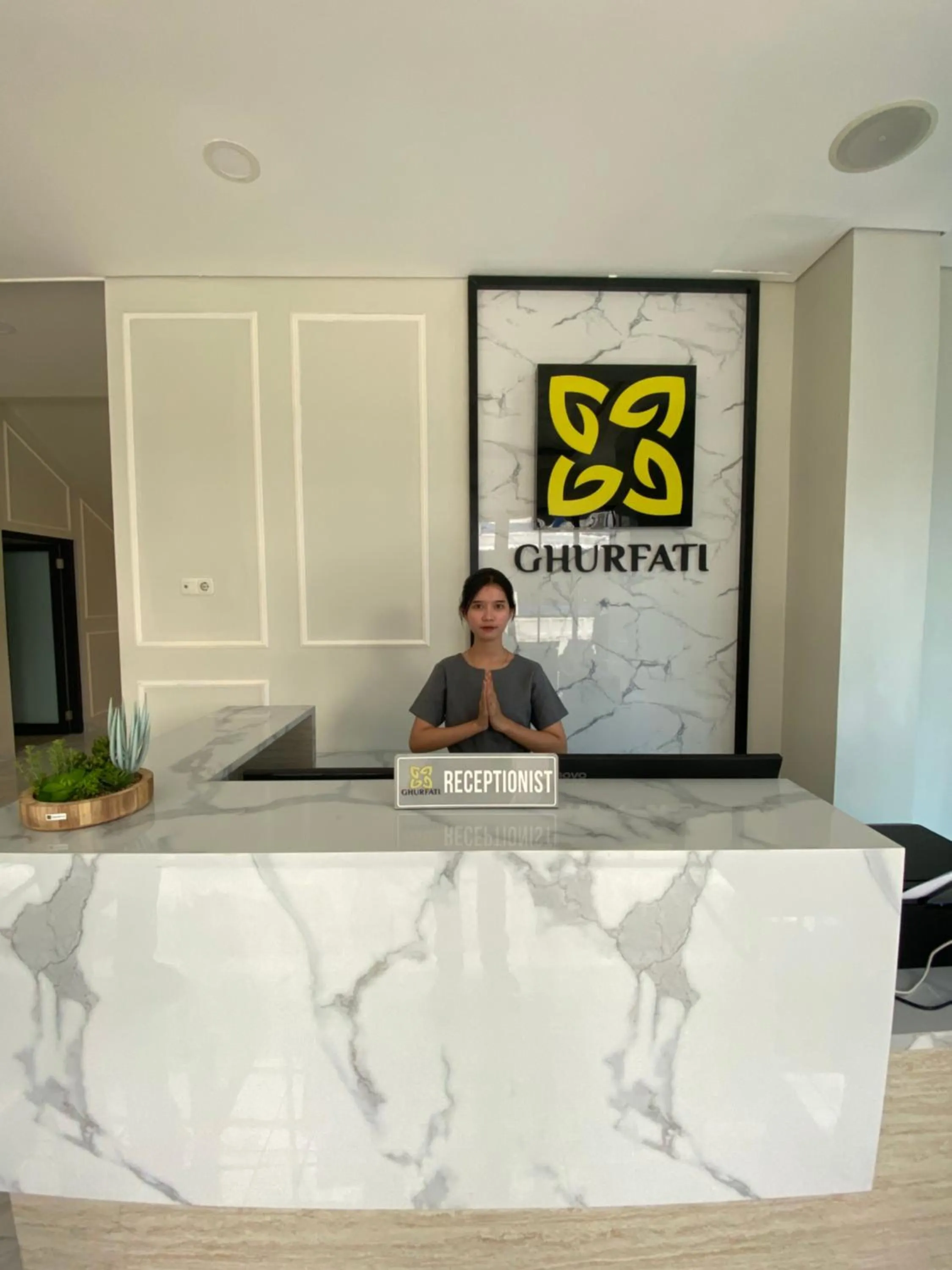 Ghurfati Hotel Wedana