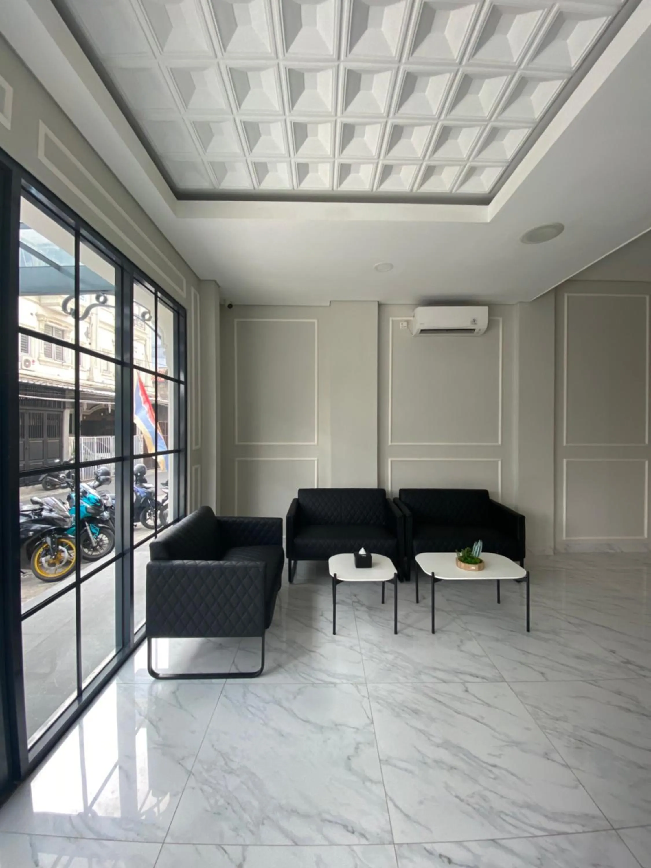 Ghurfati Hotel Wedana