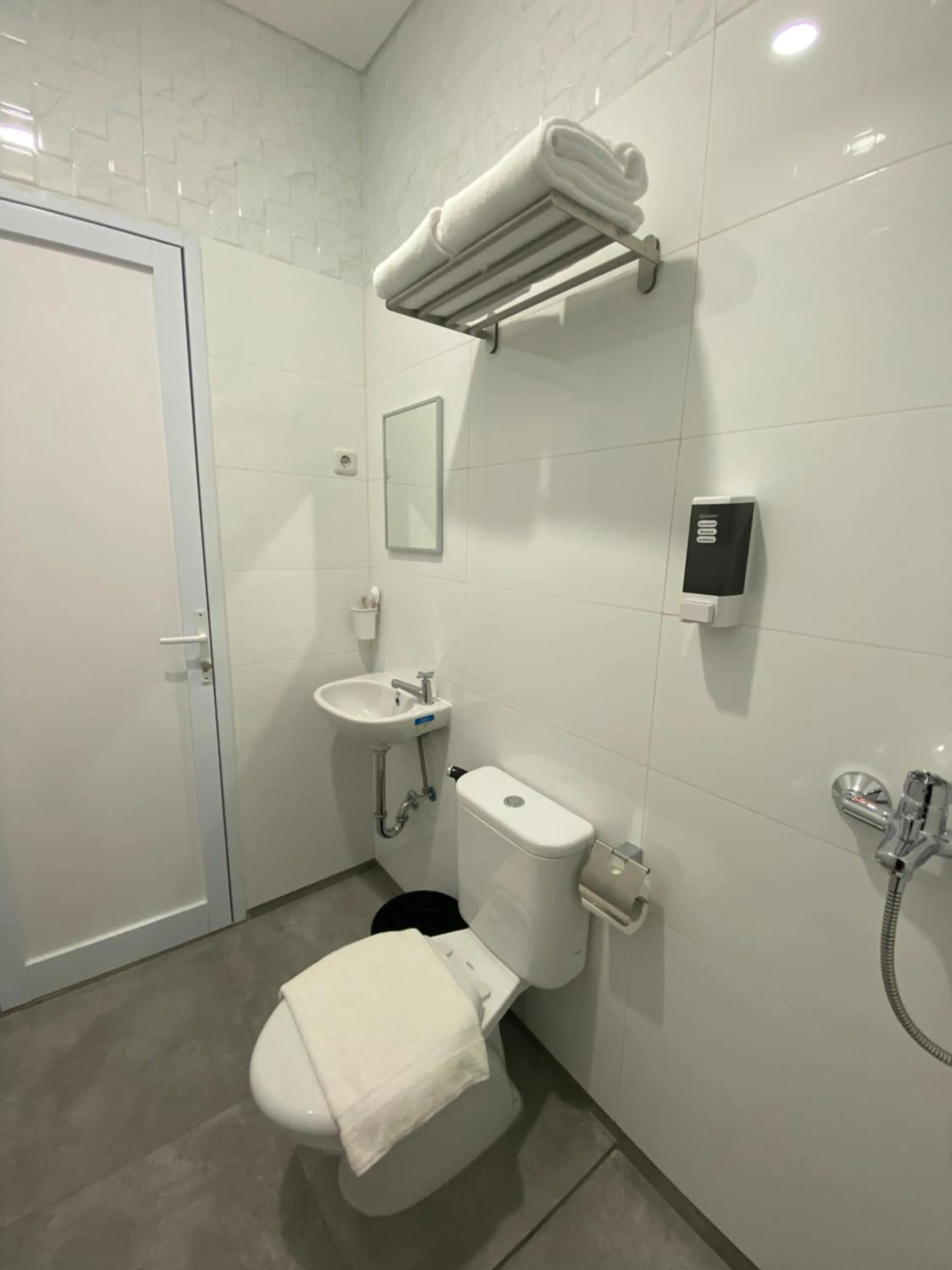 Ghurfati Hotel Wedana