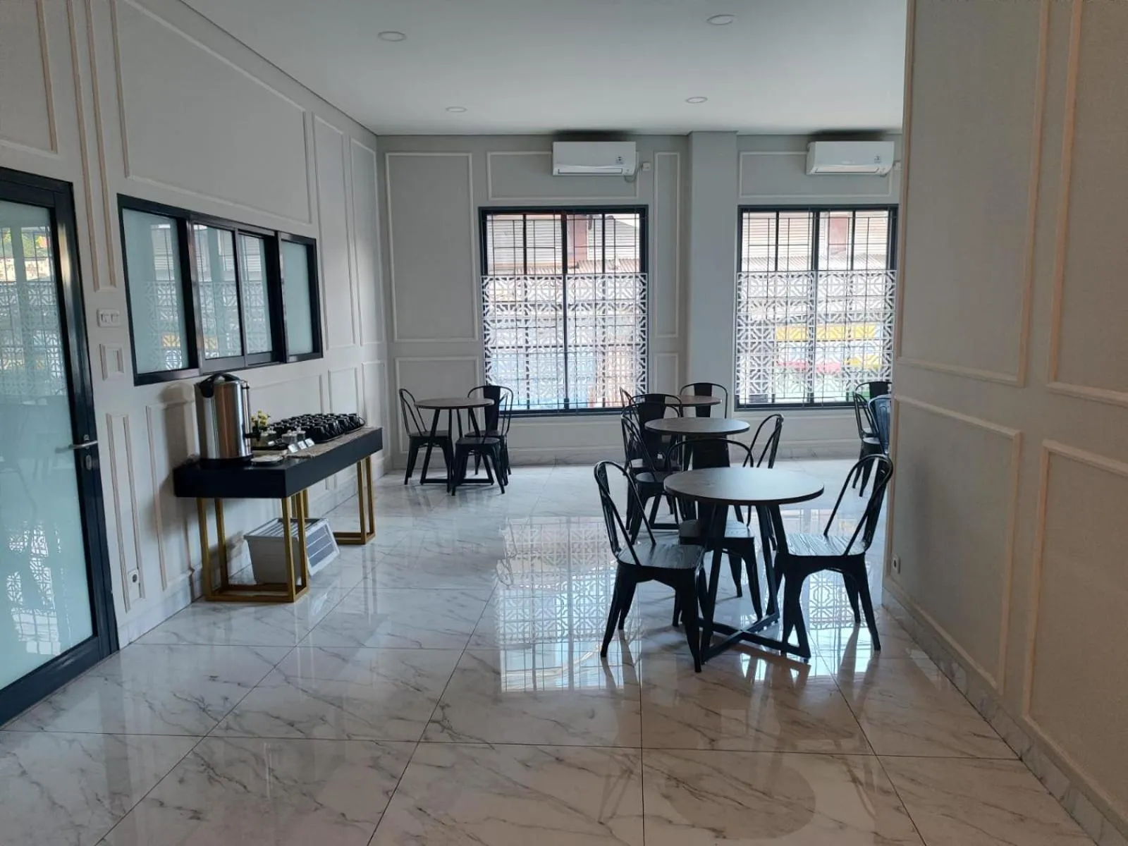 Ghurfati Hotel Wedana