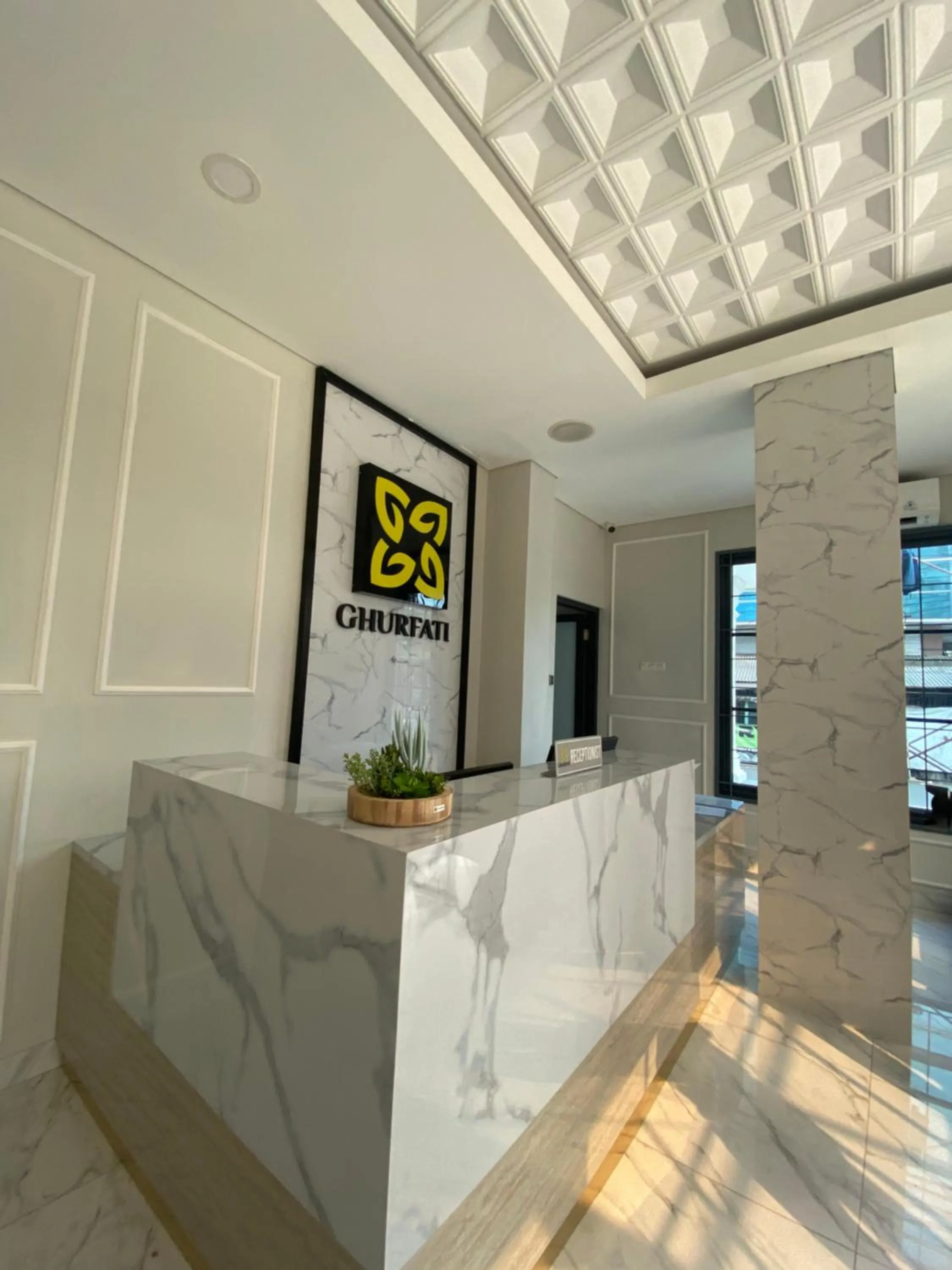 Ghurfati Hotel Wedana