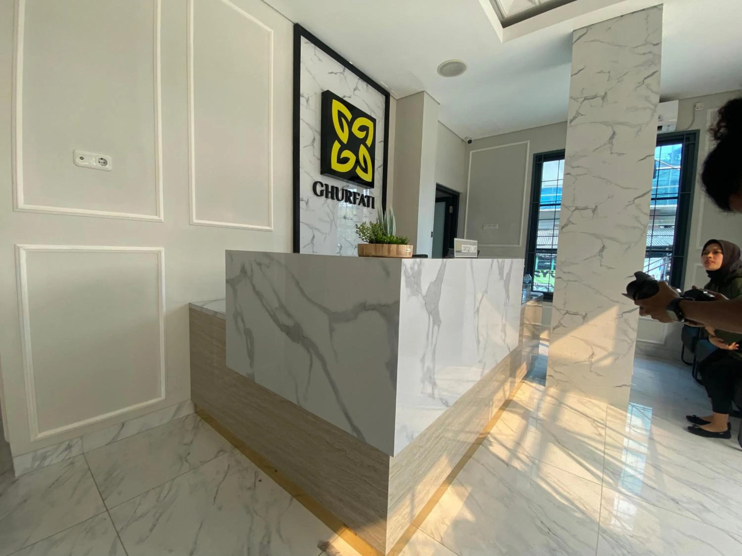 Ghurfati Hotel Wedana