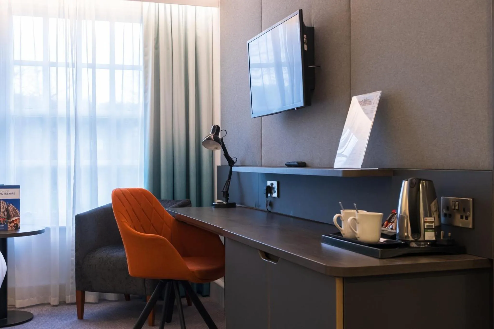 Bedroom in Holiday Inn Doncaster A1- M Jct 36 by IHG