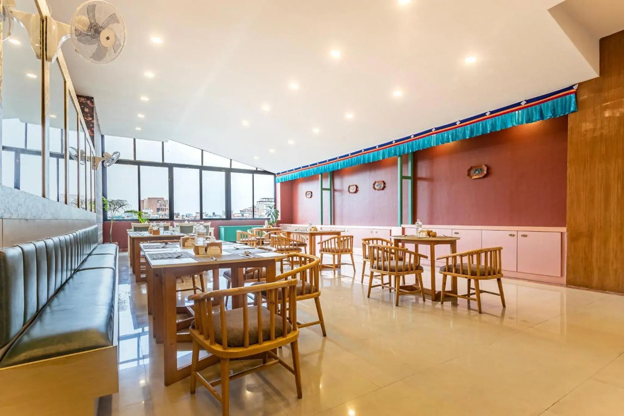 Restaurant/places to eat in Hotel Yukhang Restaurant/places to eat in Hotel Yukhang