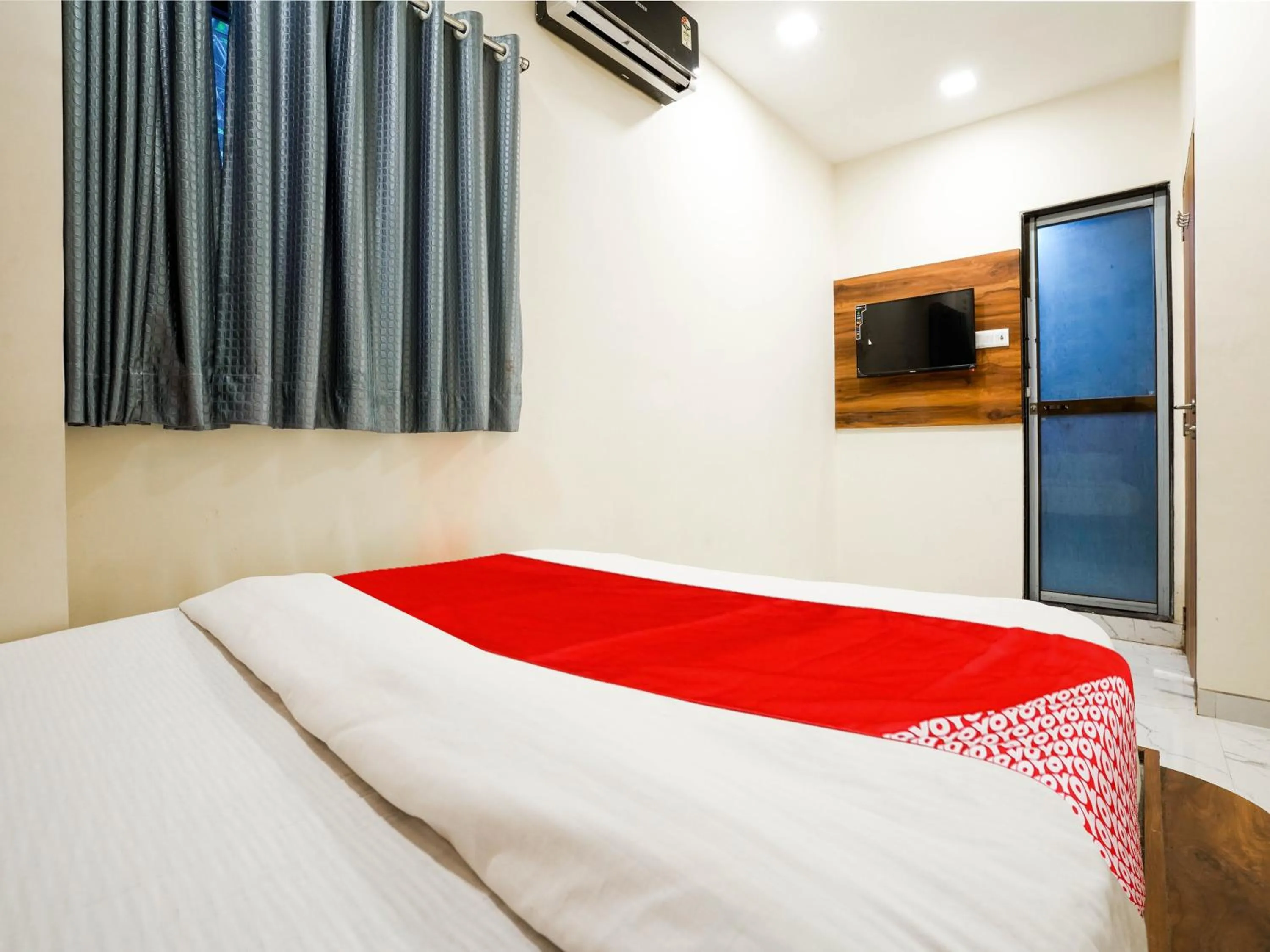 Bedroom in Hotel O King Residency Near Bharat Talkies