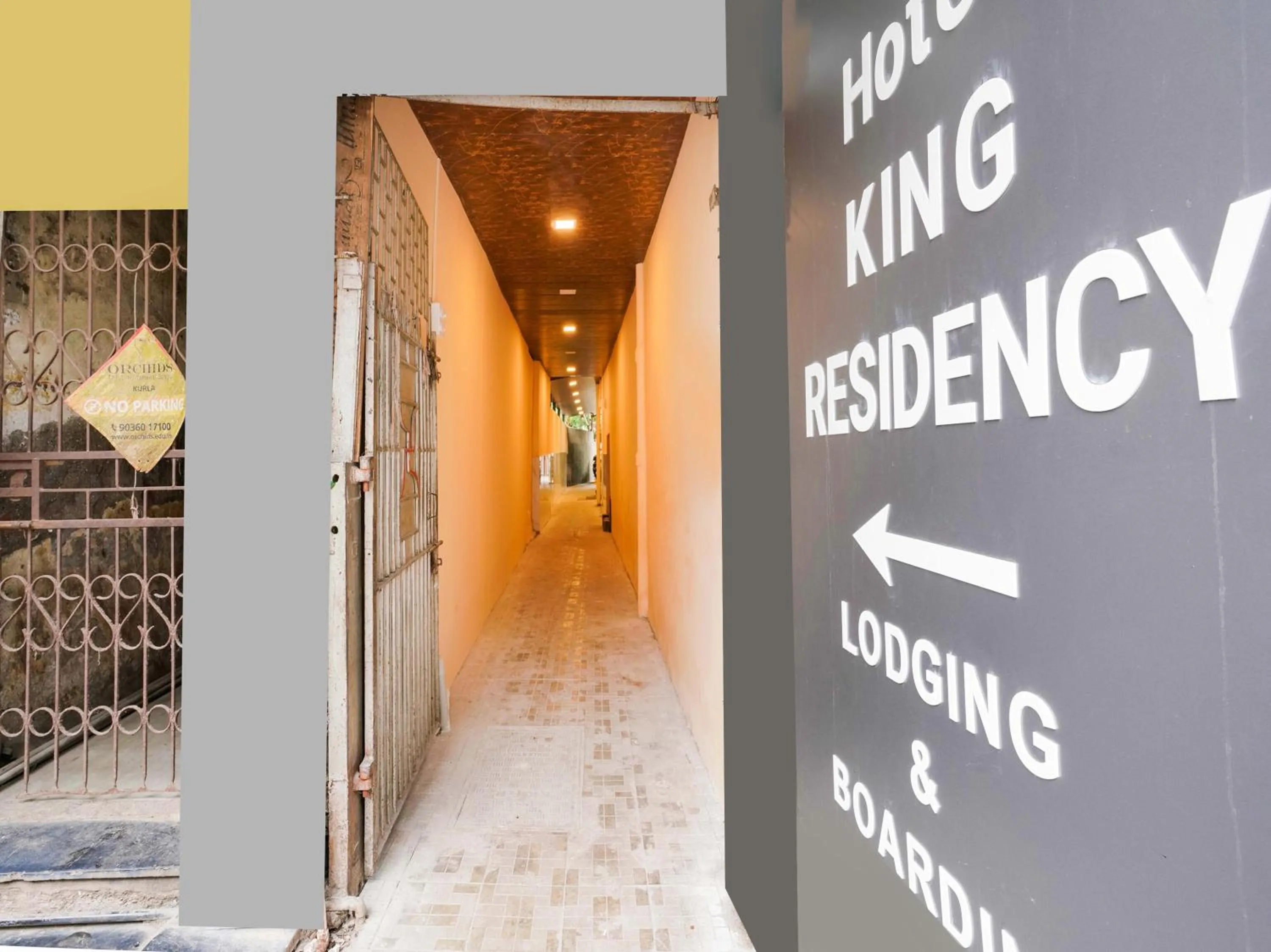 Facade/entrance in Hotel O King Residency Near Bharat Talkies