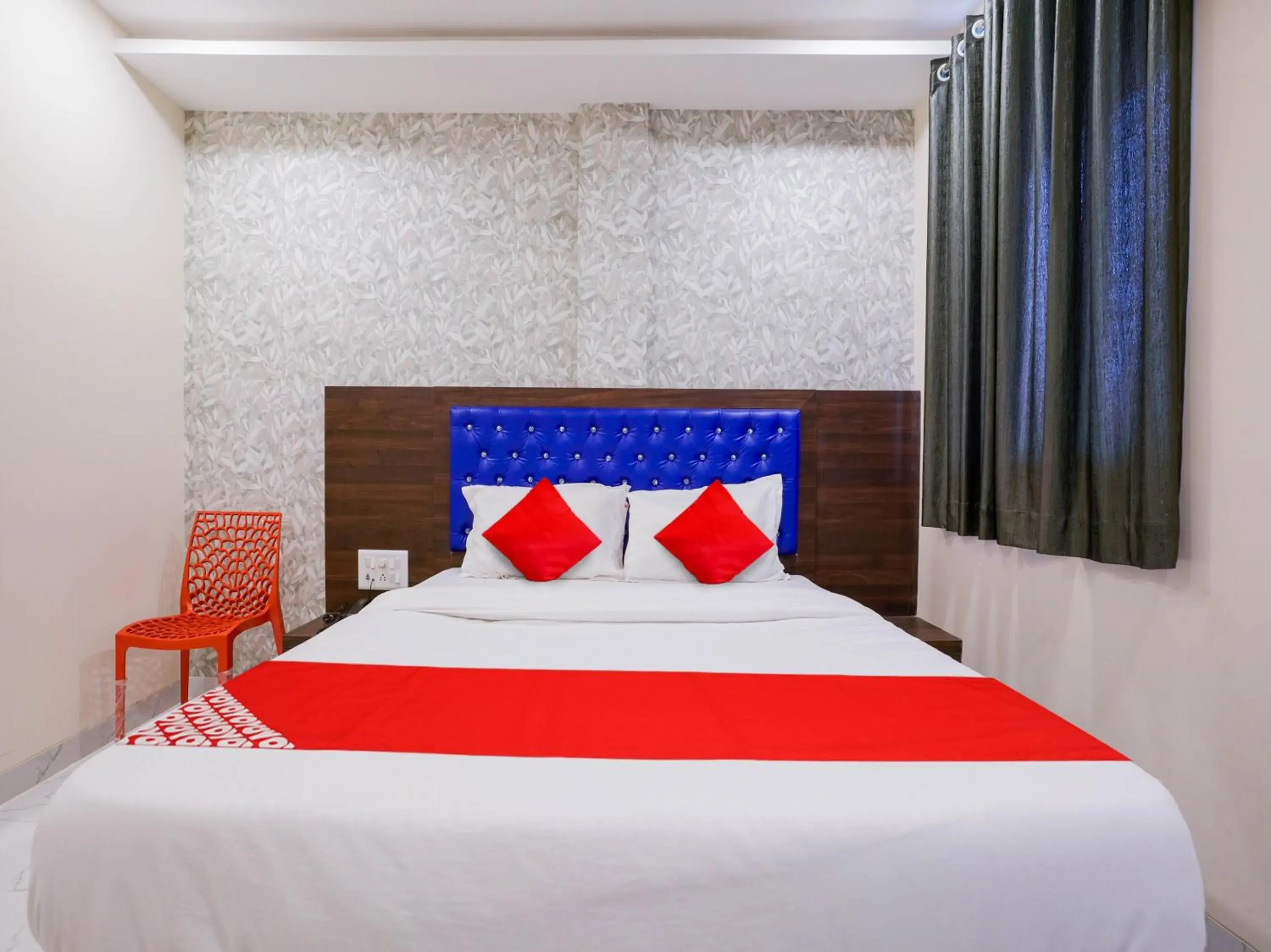 Bedroom in Hotel O King Residency Near Bharat Talkies Bedroom in Hotel O King Residency Near Bharat Talkies