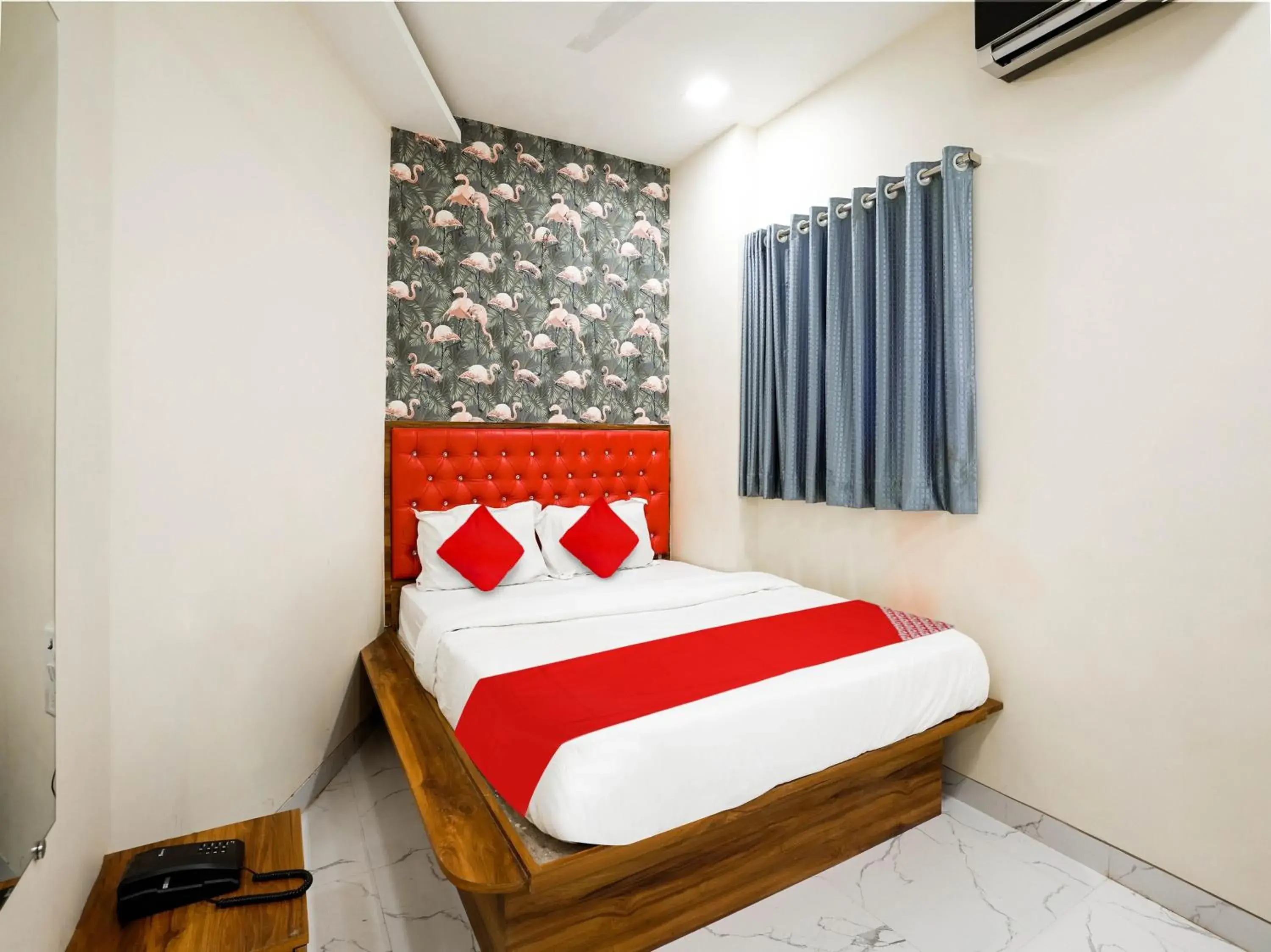 Bedroom in Hotel O King Residency Near Bharat Talkies Bedroom in Hotel O King Residency Near Bharat Talkies