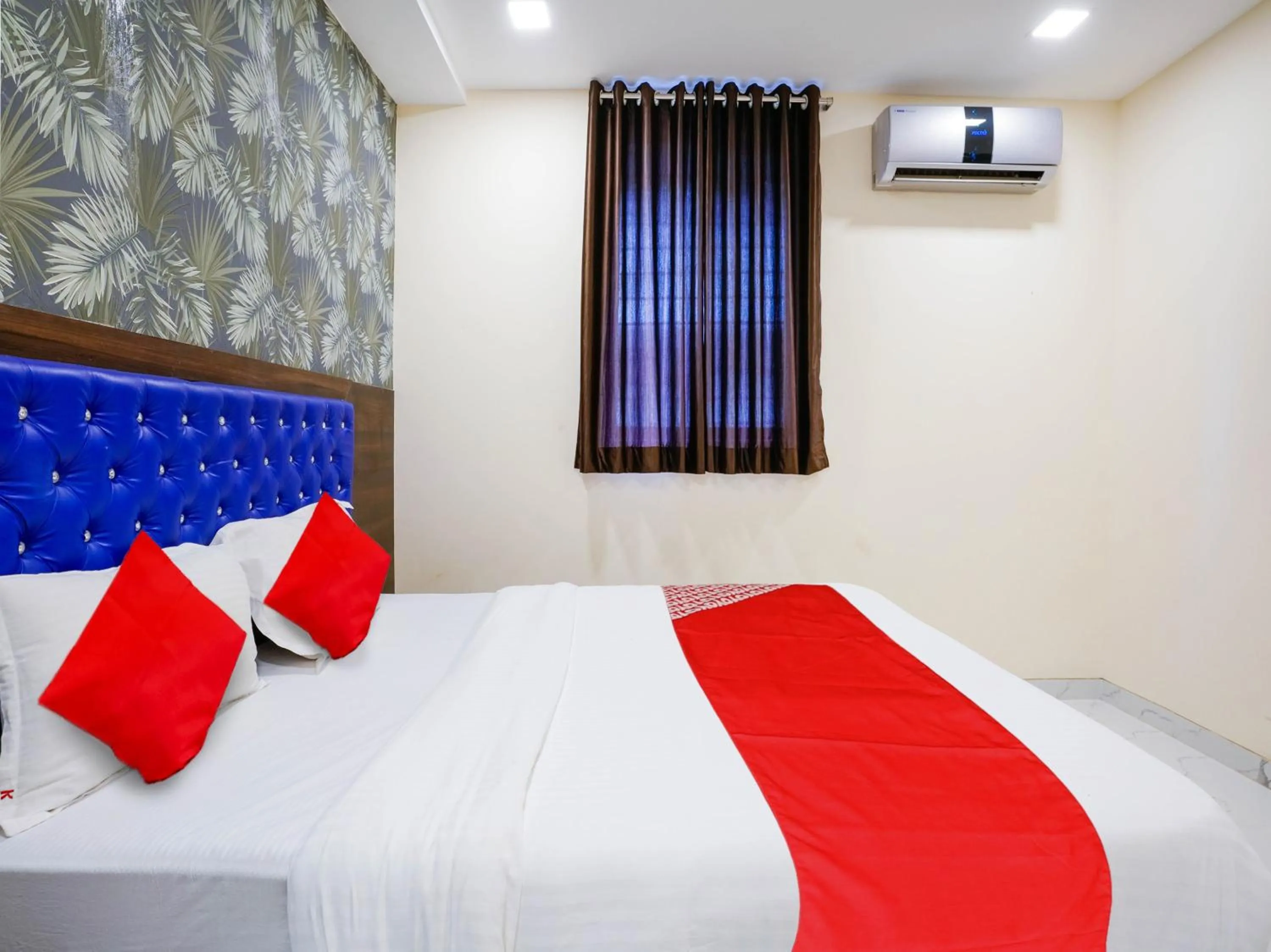 Bedroom in Hotel O King Residency Near Bharat Talkies