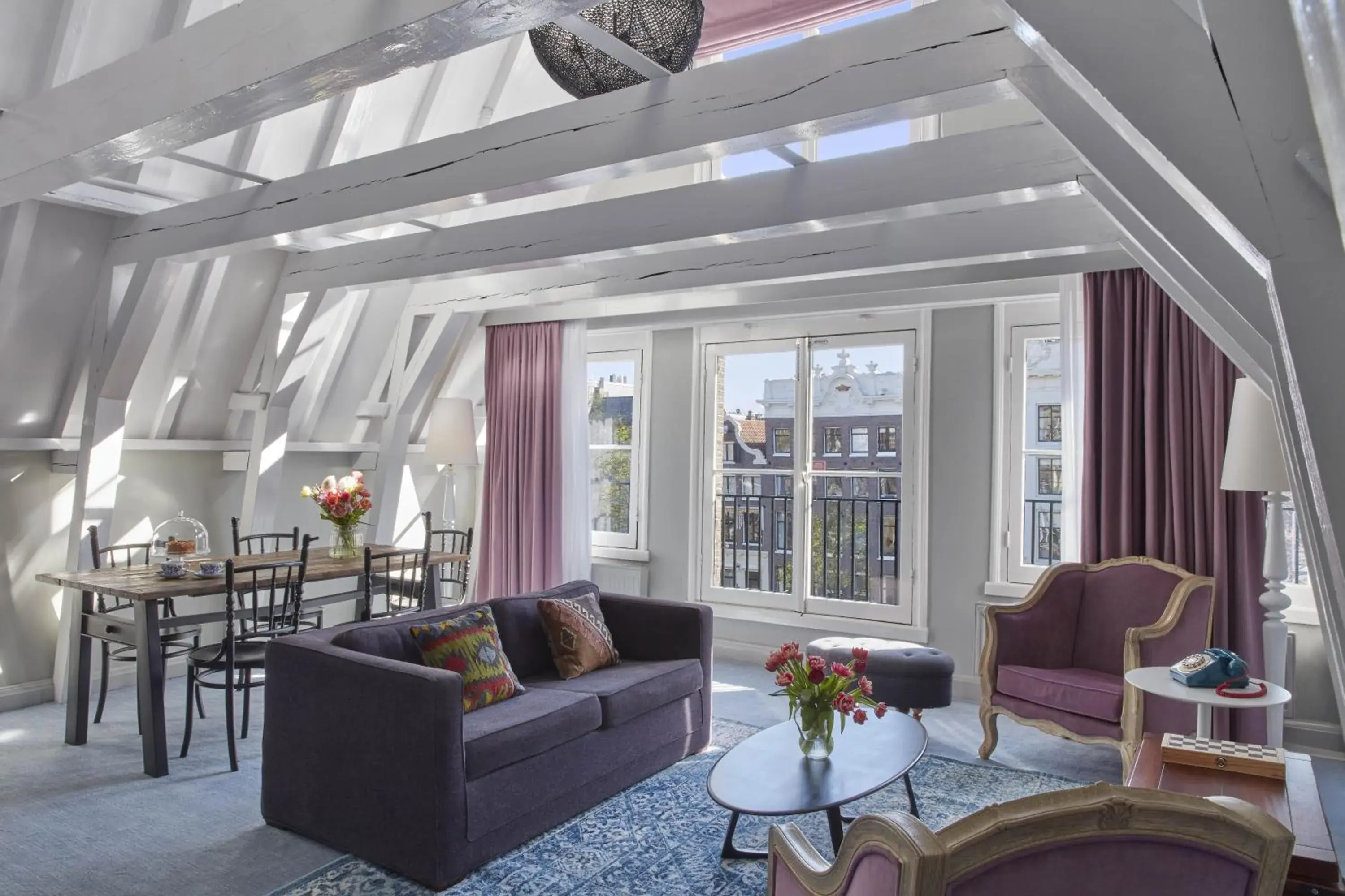 Living room in Pulitzer Amsterdam Living room in Pulitzer Amsterdam