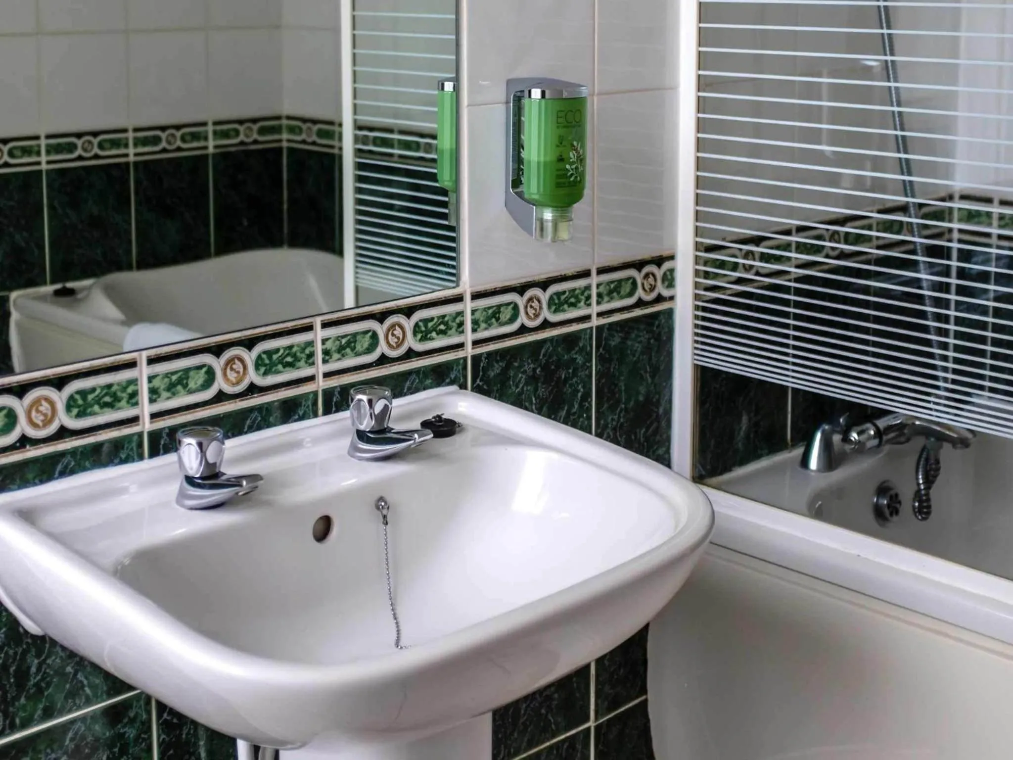 Bathroom in The Devonshire House Hotel
