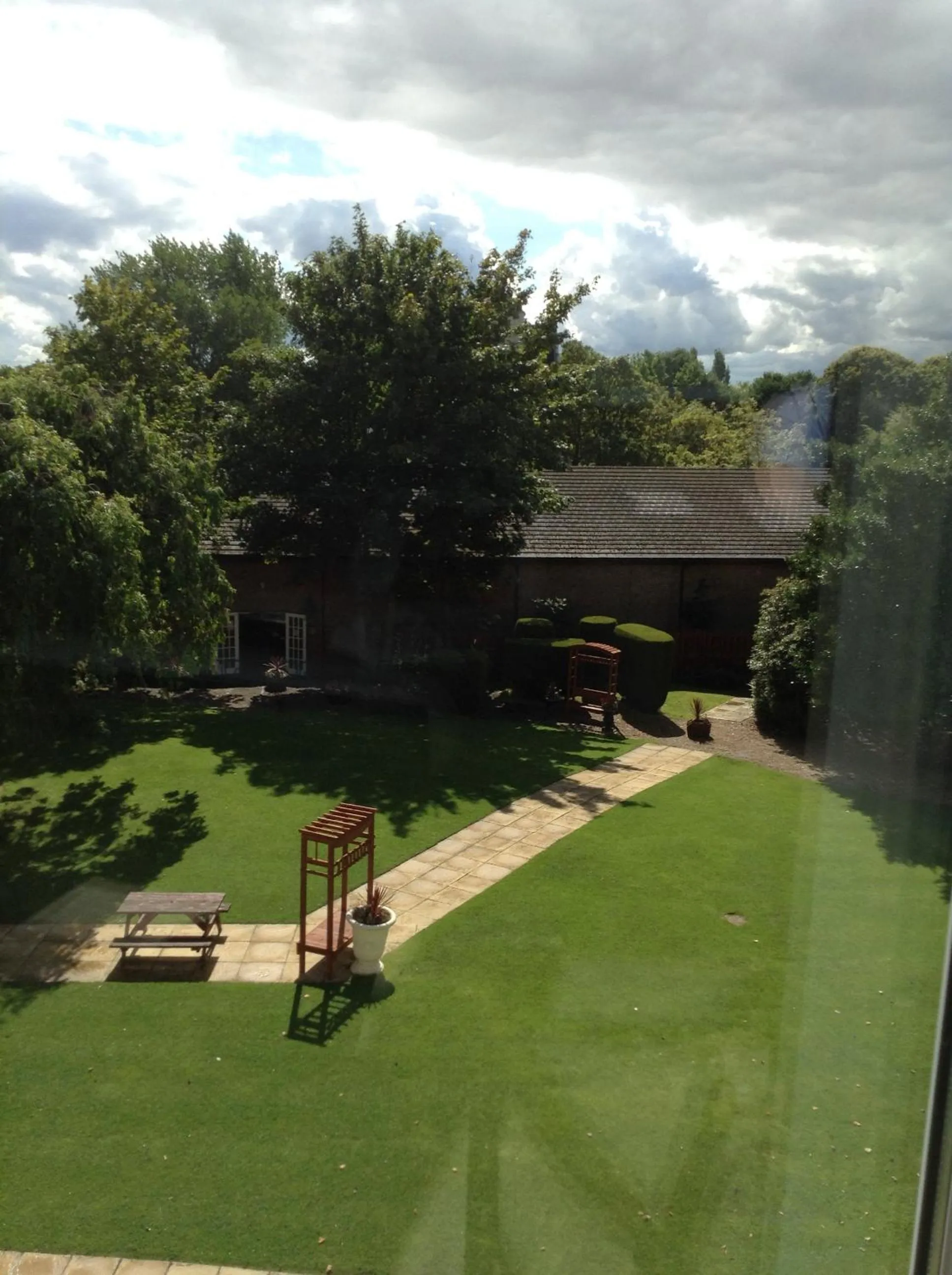 Facade/entrance in The Devonshire House Hotel