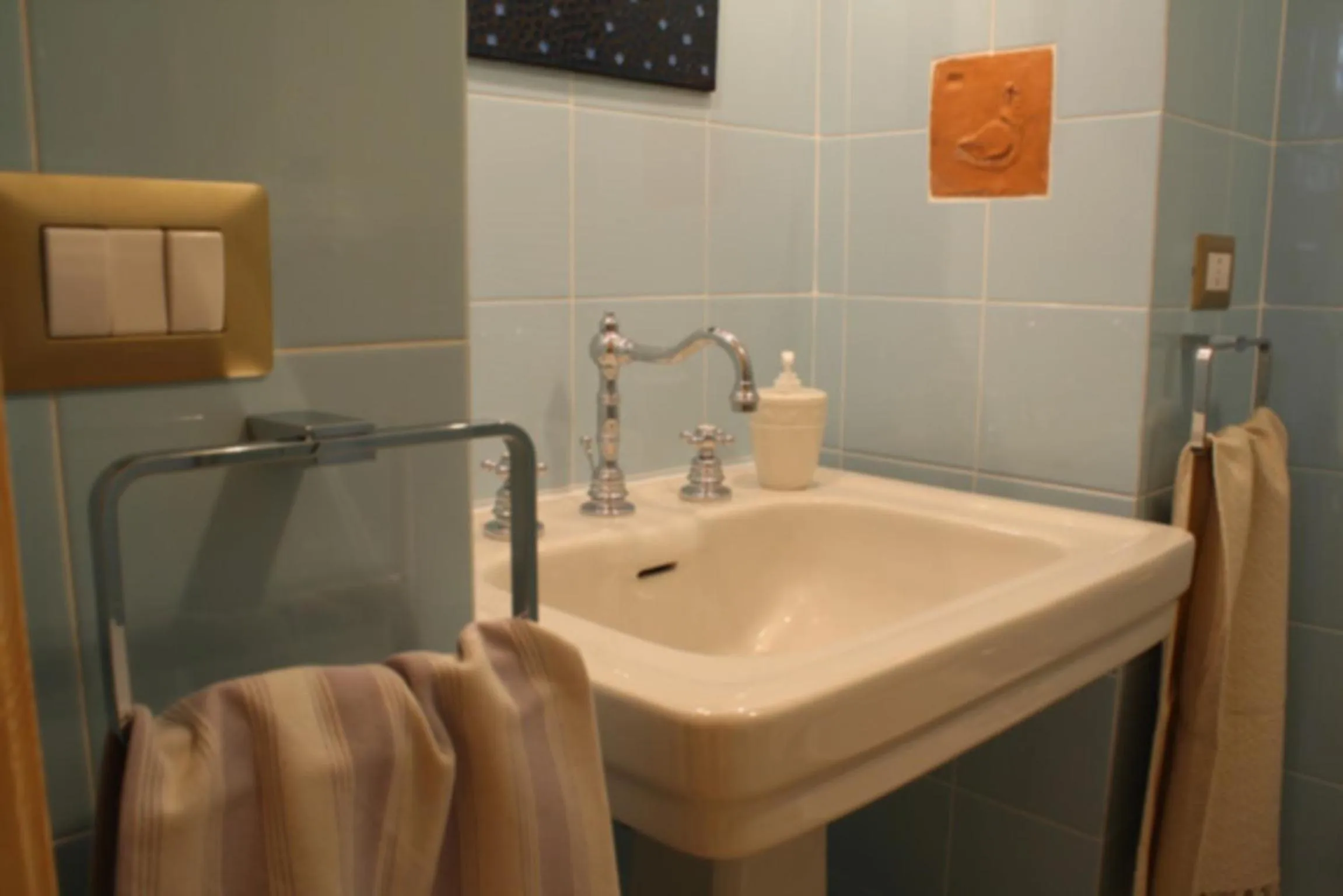 Bathroom in ex BENEFICIO Santa MARIA della SCALA B&B de Charme