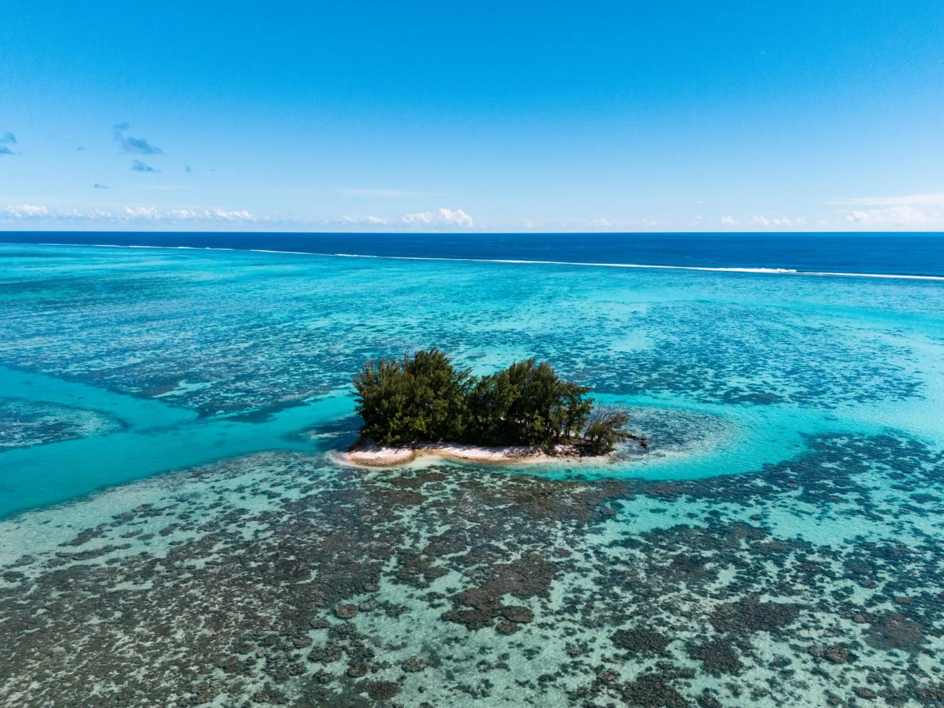 Beach in Niu Beach Hôtel Moorea