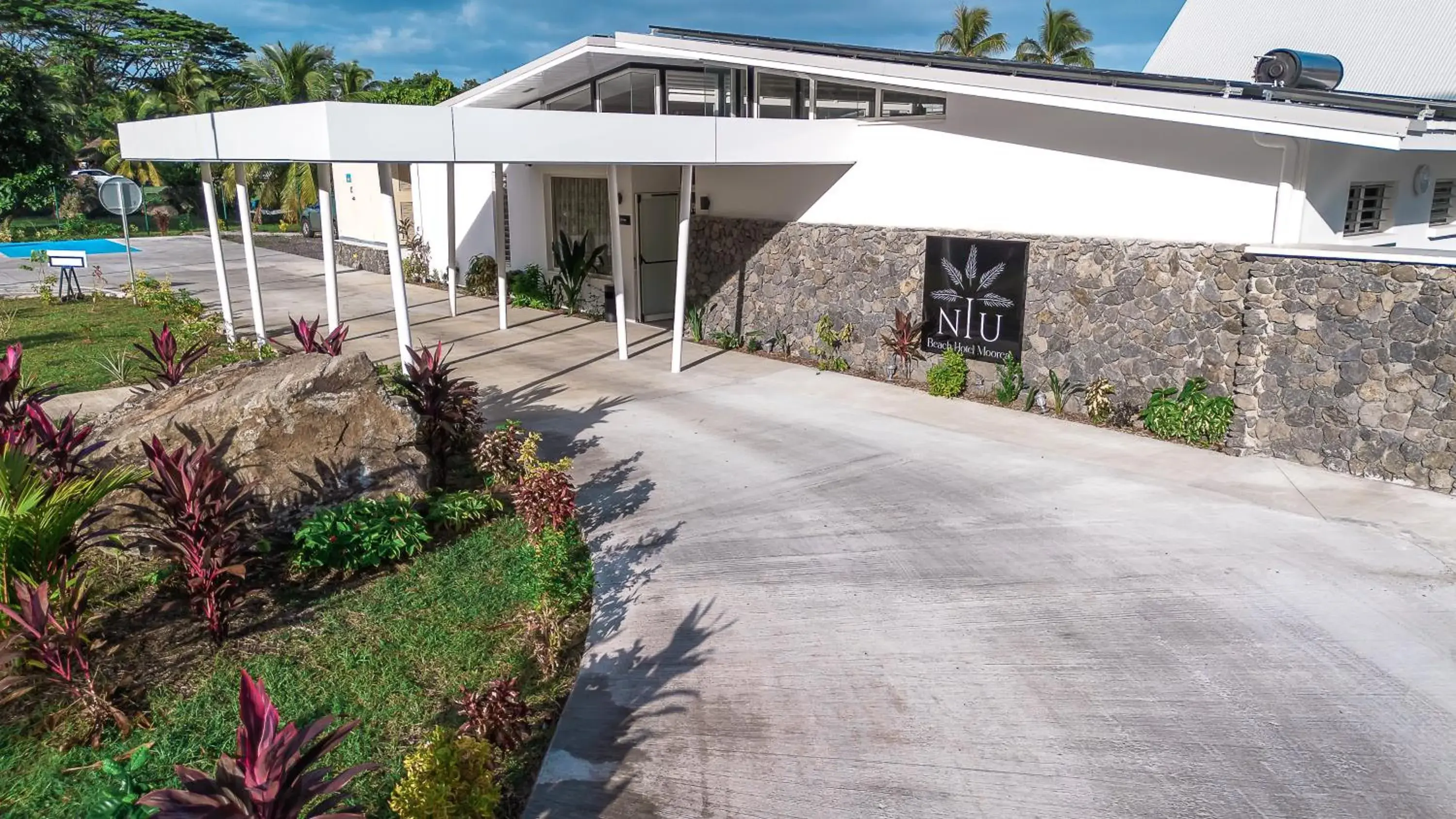 Facade/entrance in Niu Beach Hôtel Moorea Facade/entrance in Niu Beach Hôtel Moorea