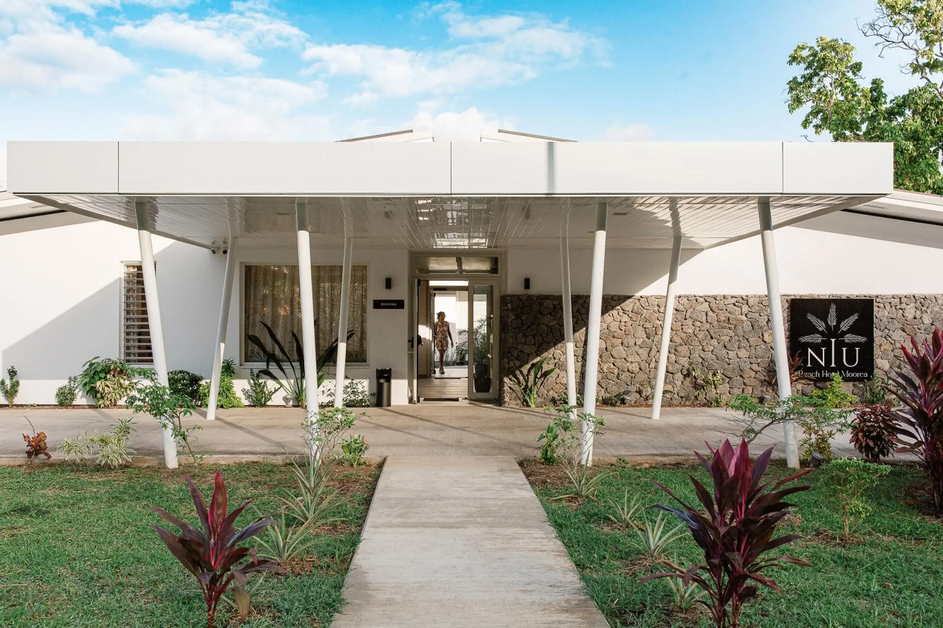 Facade/entrance in Niu Beach Hôtel Moorea Facade/entrance in Niu Beach Hôtel Moorea