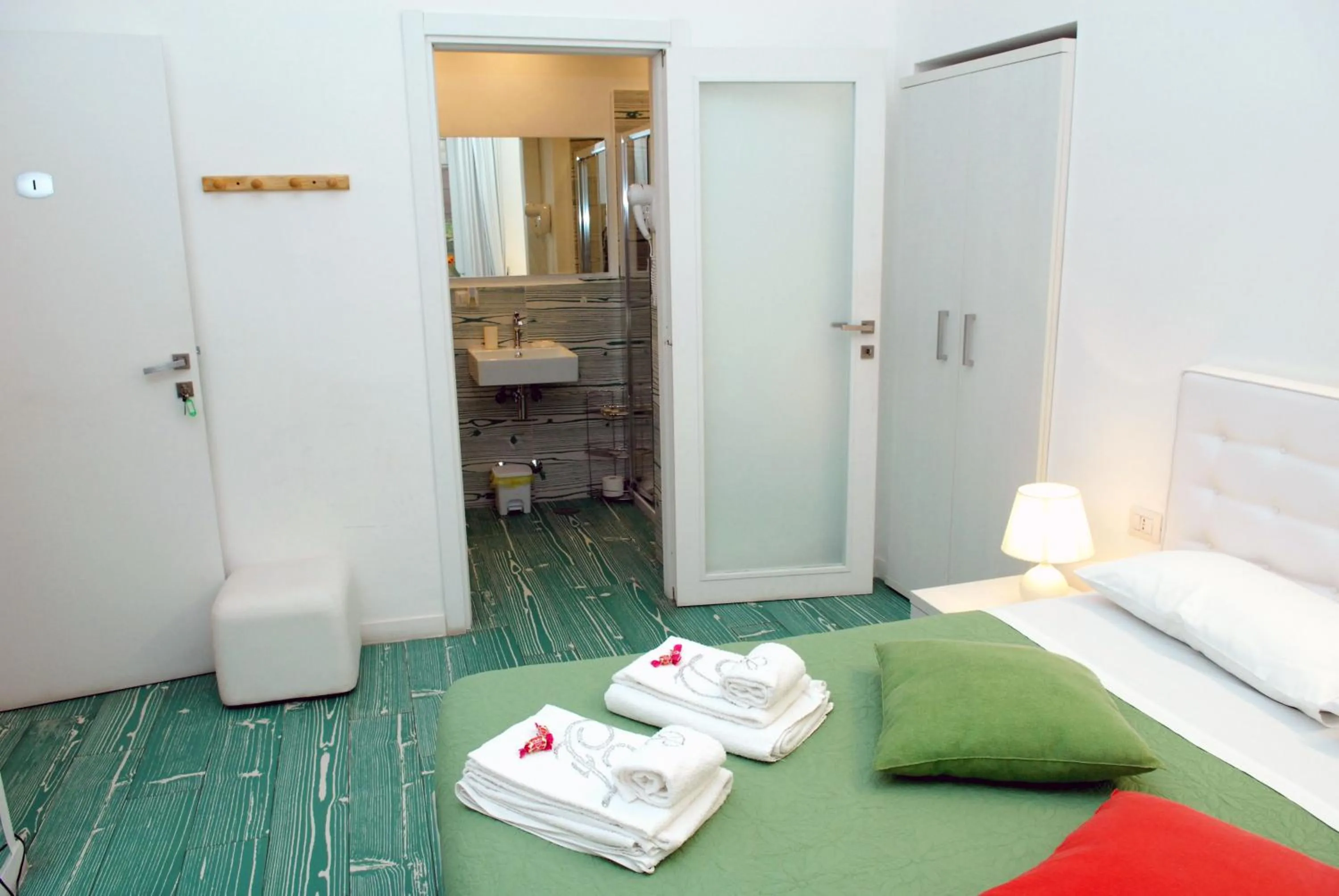 Photo of the whole room, Bed in Divine Bed & Breakfast