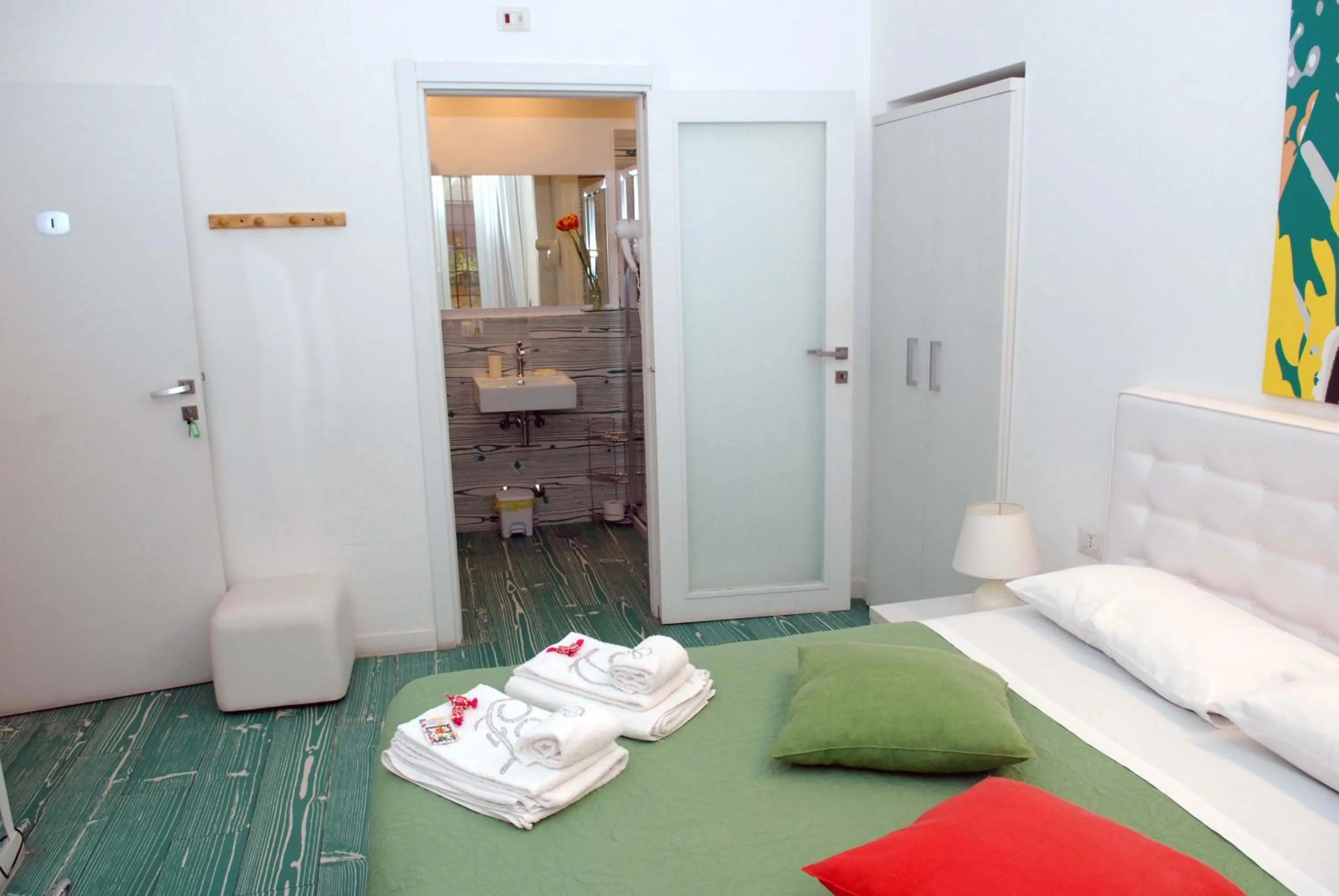 Photo of the whole room, Bed in Divine Bed & Breakfast