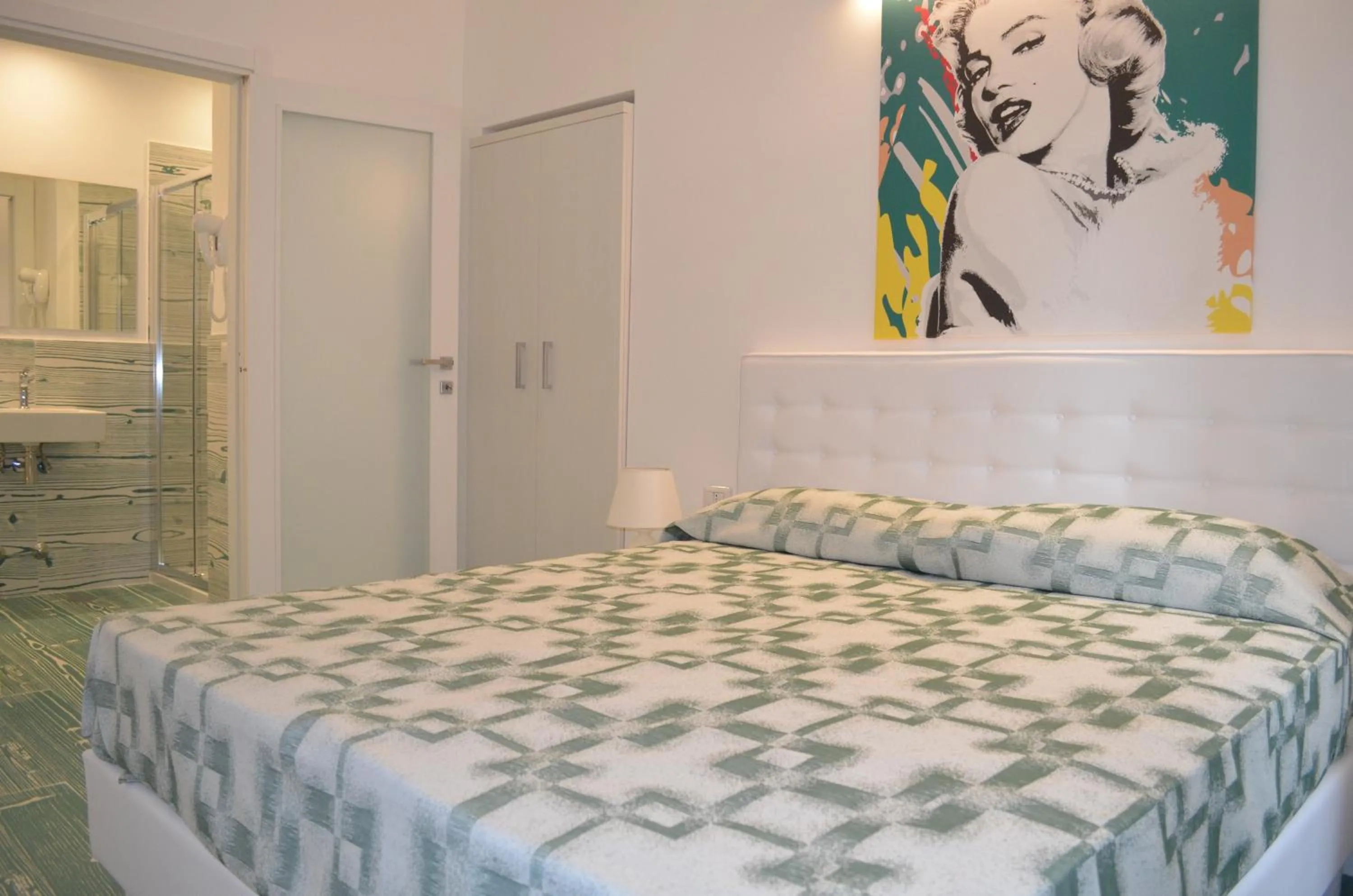 Bedroom, Bed in Divine Bed & Breakfast