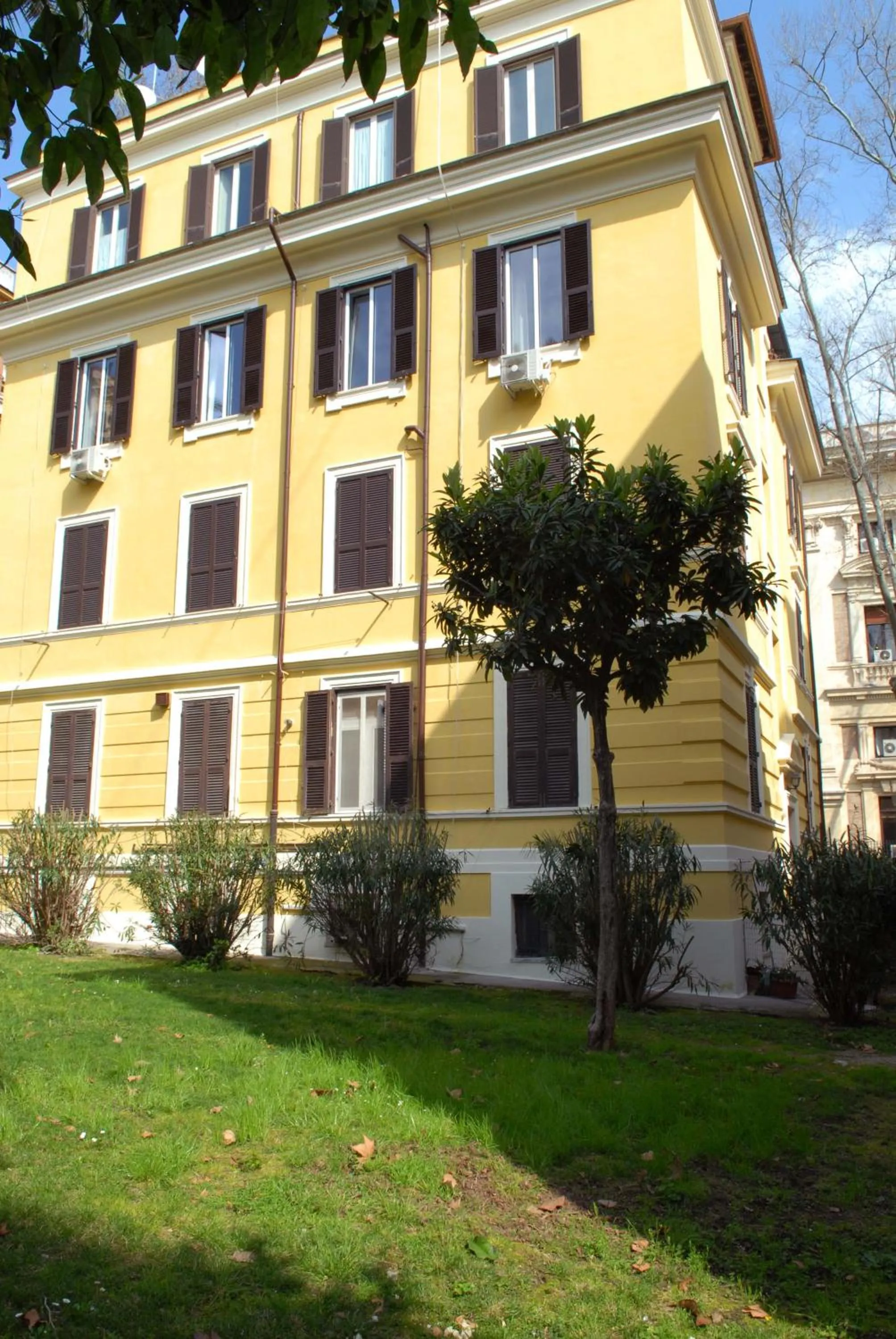 Property building in Divine Bed & Breakfast