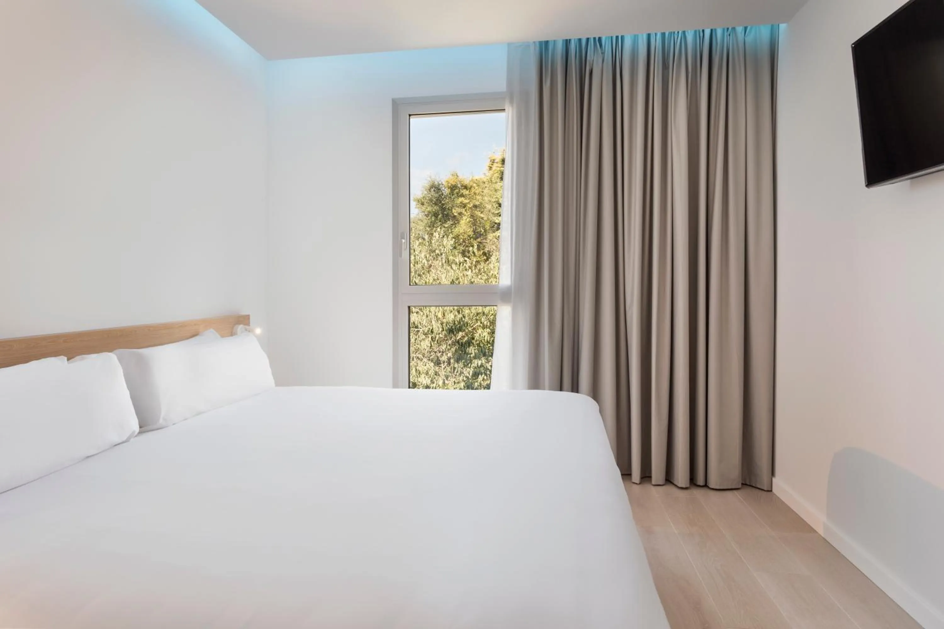 Bedroom, Bed in B&B HOTEL Lleida