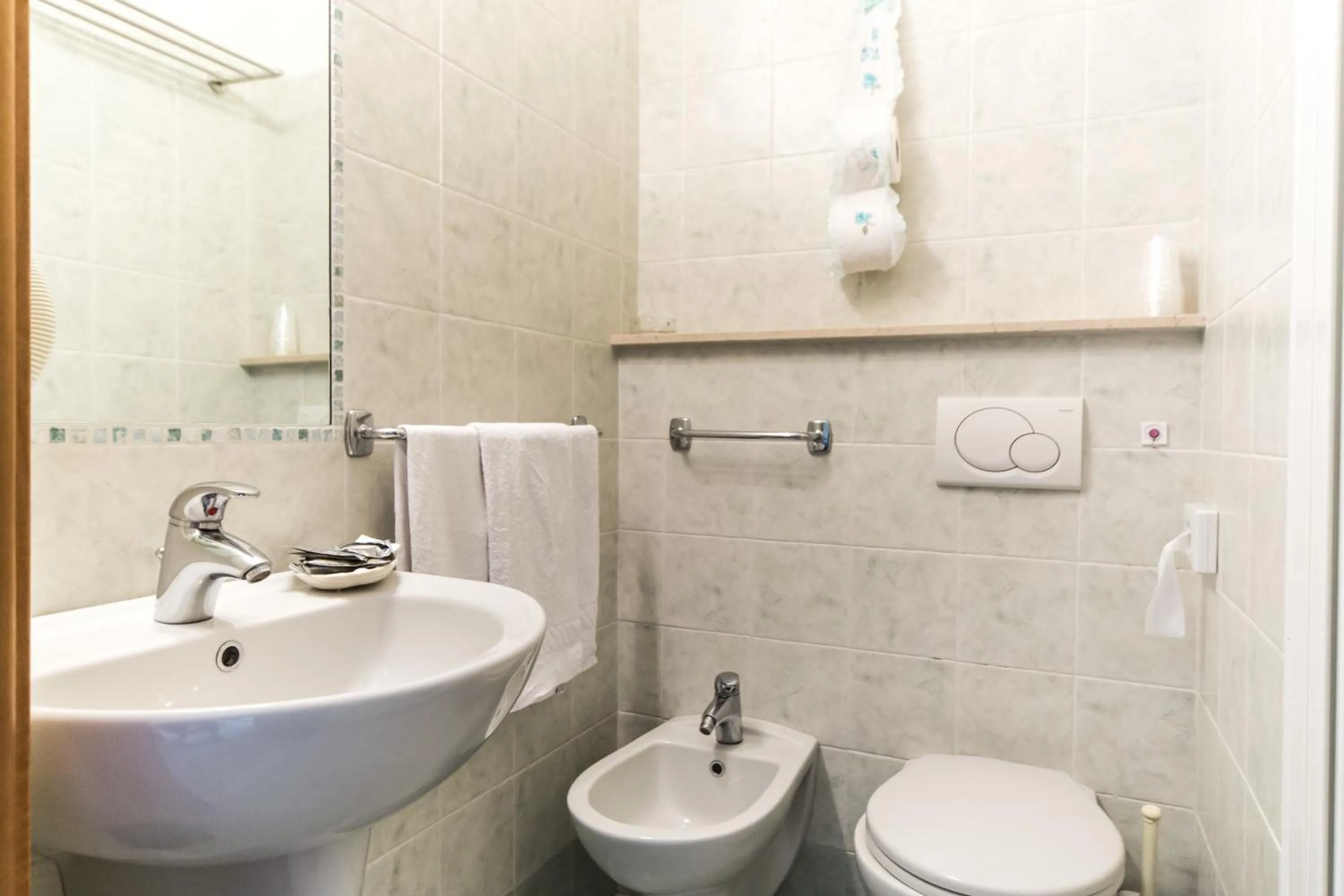 Bathroom in Hotel Rita