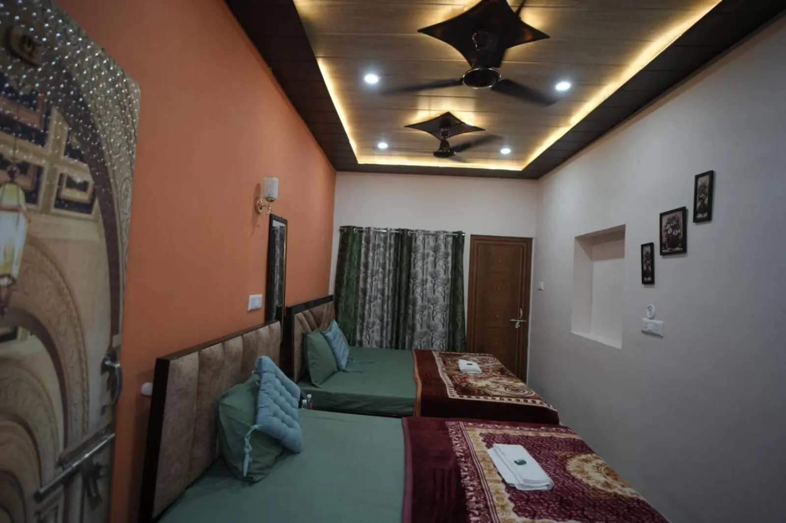 Bed in Ambricana Paying Guest House