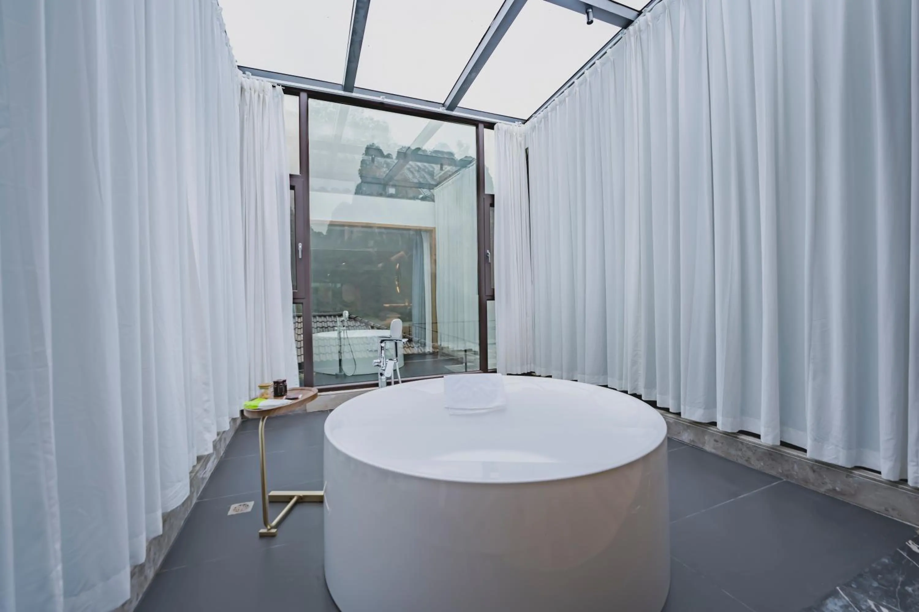 Hot Tub in Foggy Valley