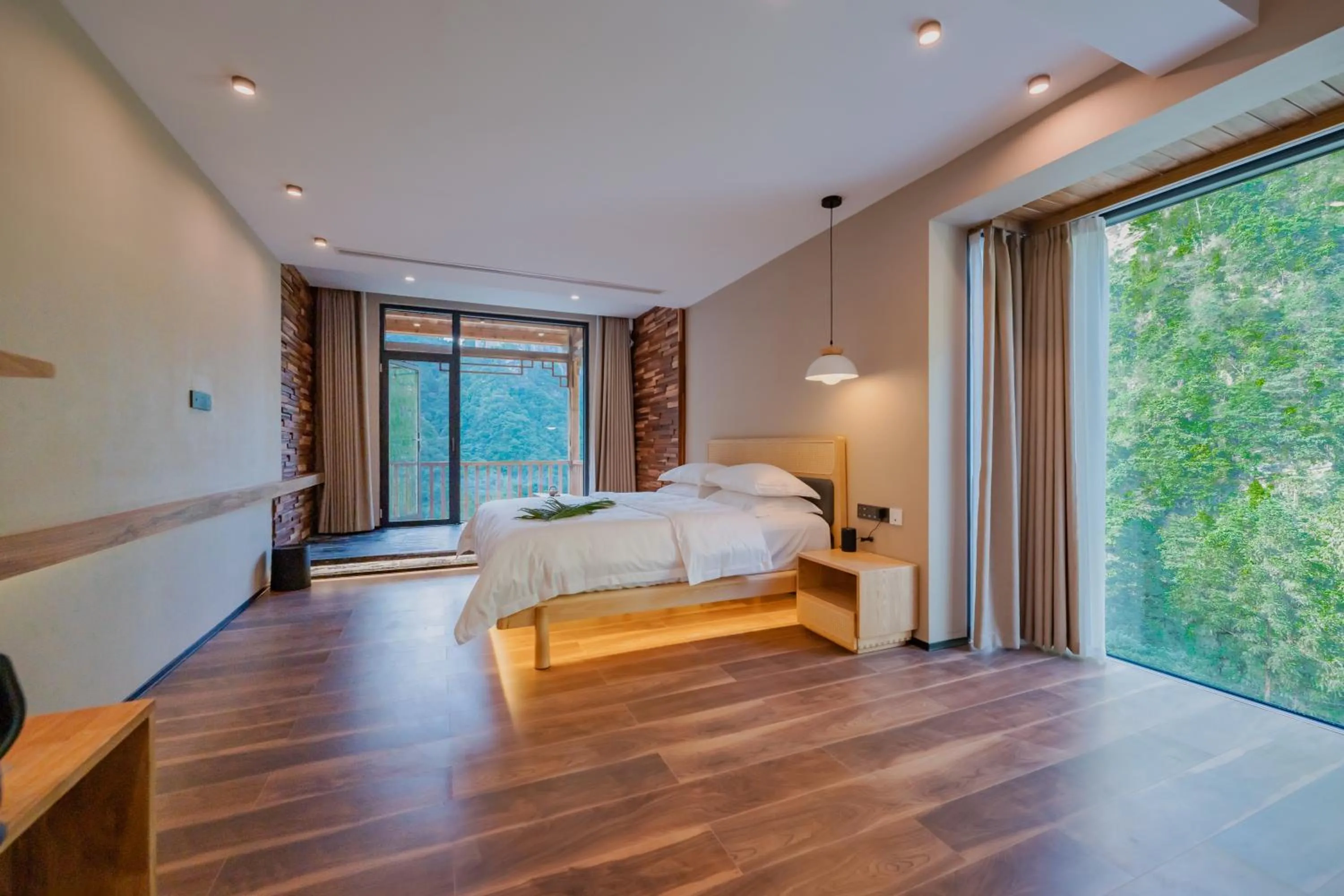 Bed in Foggy Valley