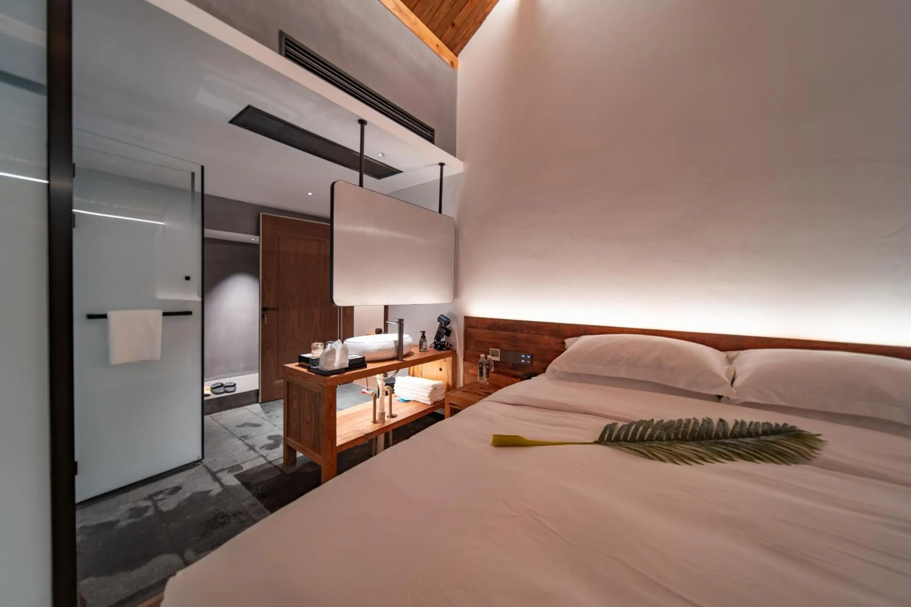 Two-Bedroom Suite in Foggy Valley Two-Bedroom Suite in Foggy Valley