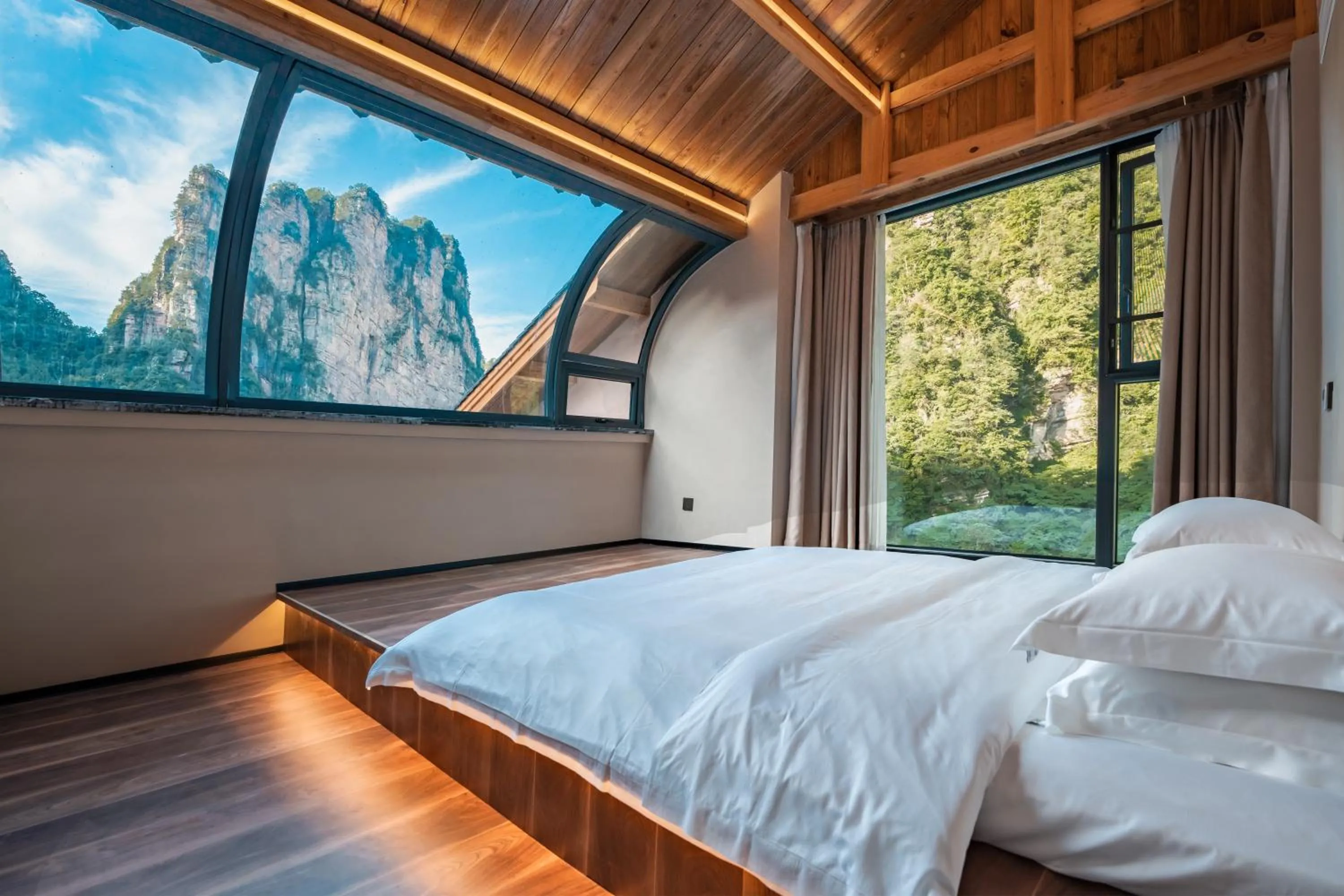 Bed in Foggy Valley
