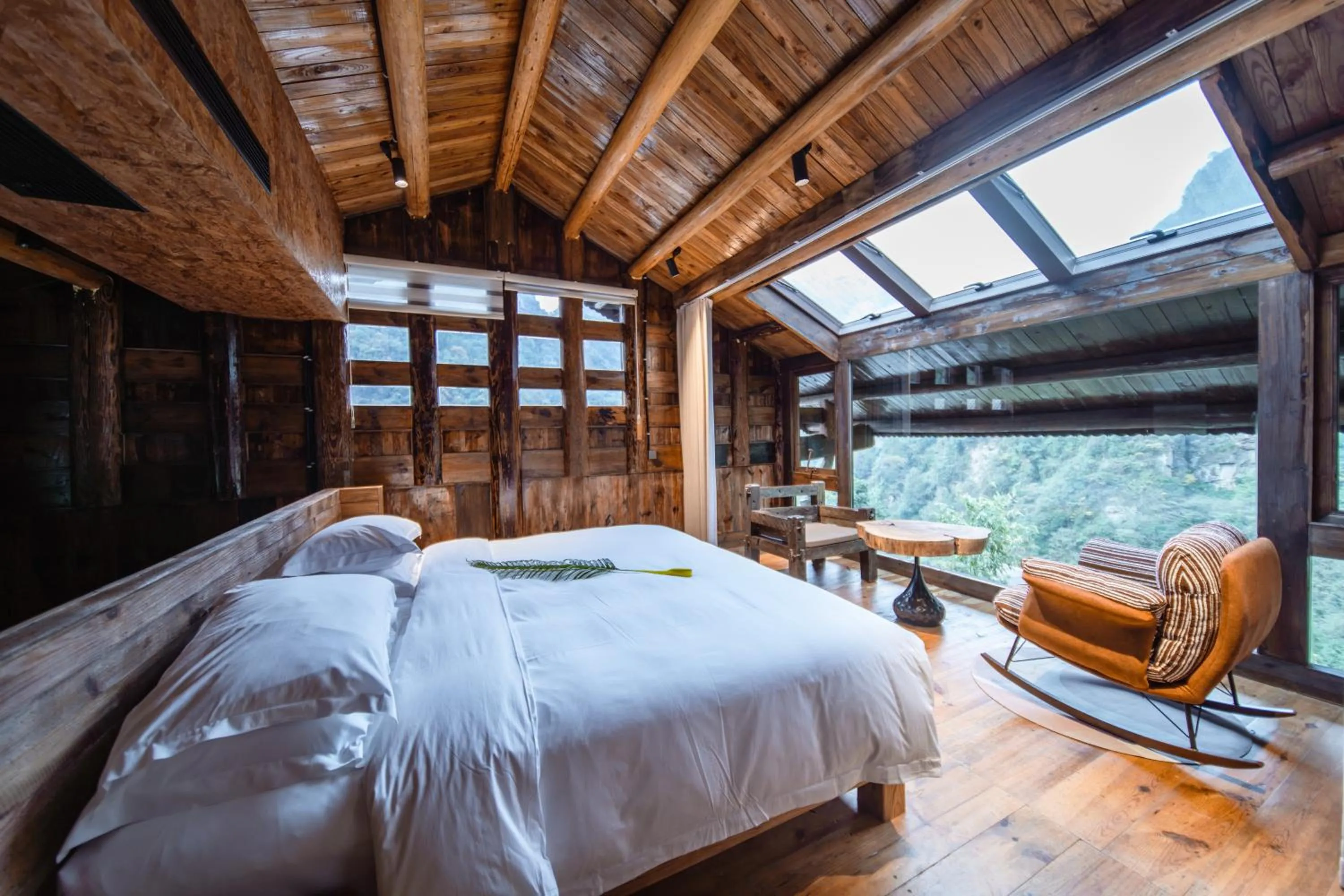 Bed in Foggy Valley