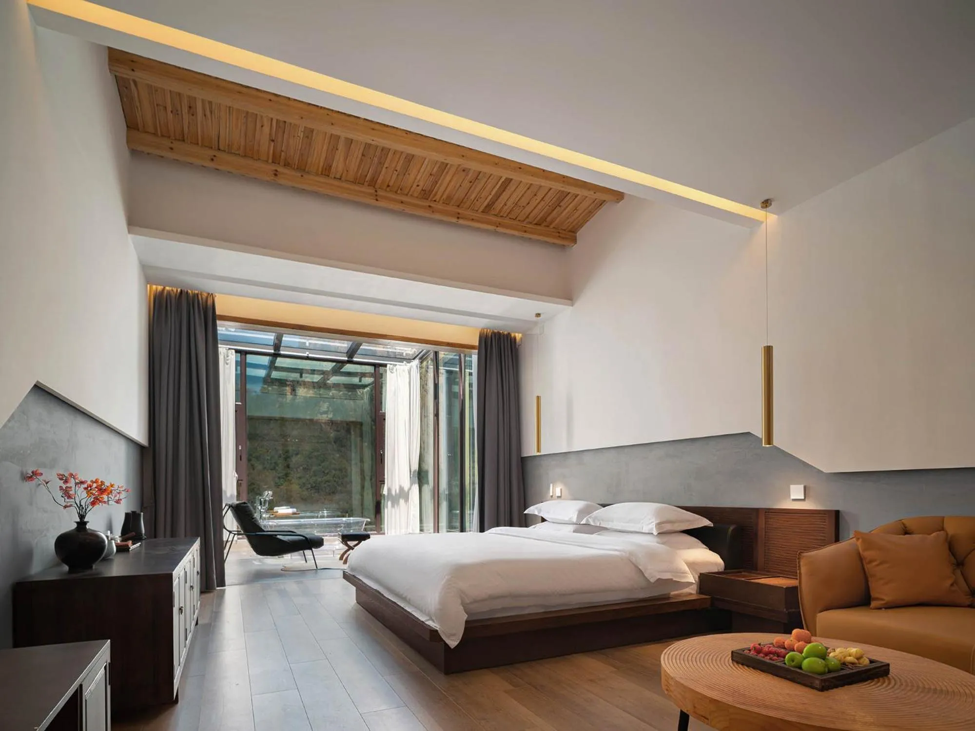 Photo of the whole room, Bed in Foggy Valley